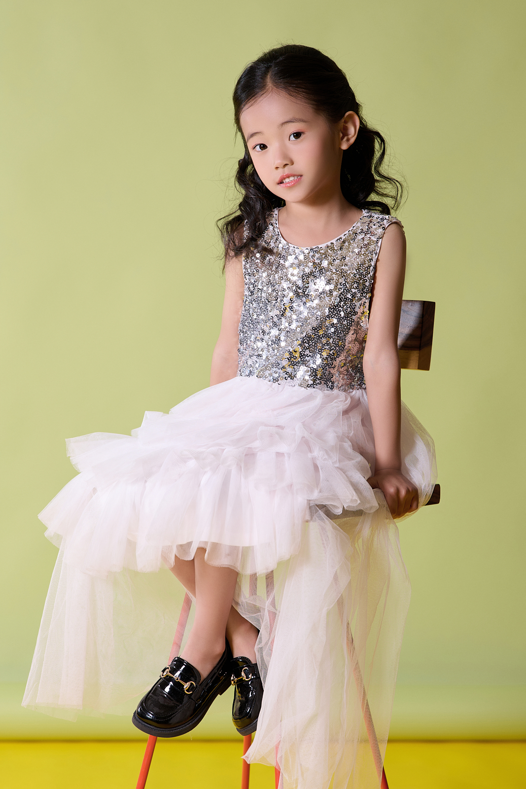 Elegant outdoor children’s portrait at Flushing Meadows park, New York