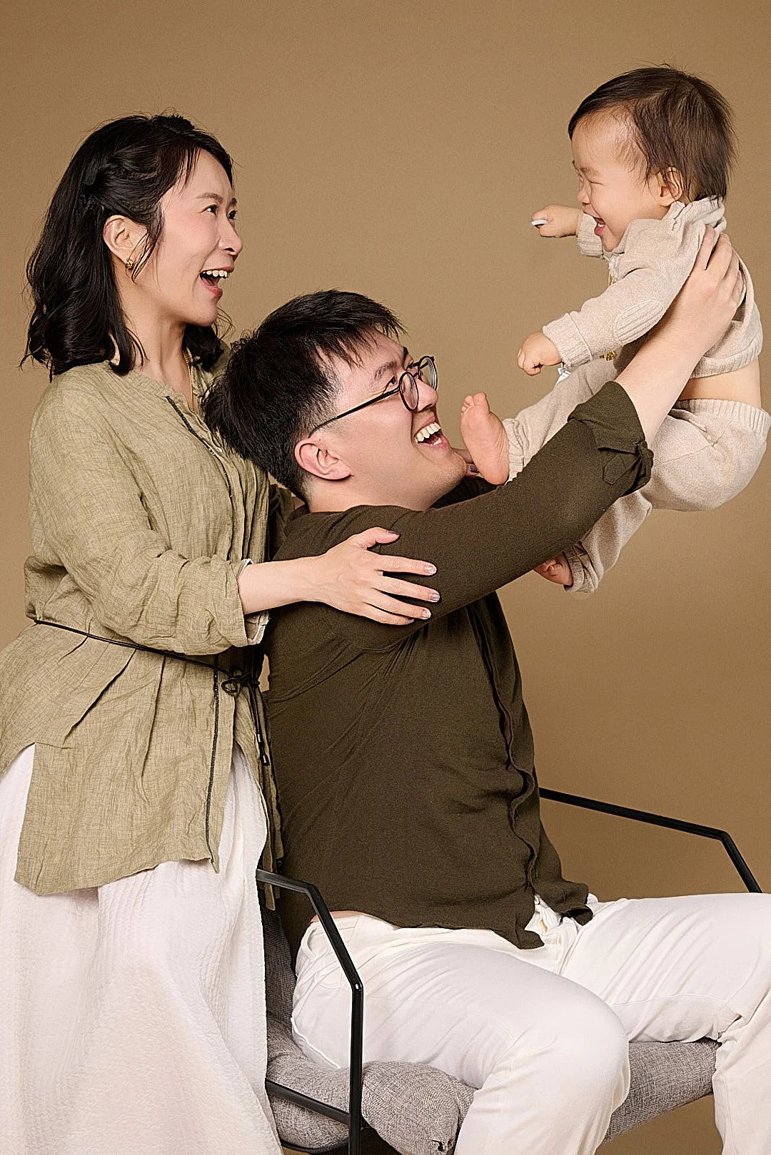 flushing-ny-elegant-family-portrait-010.jpg17.jpg