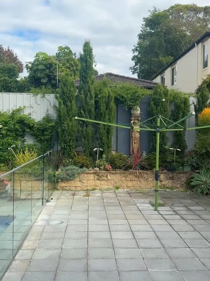 Our wonderful clients have been loving the @fieldturfaustralia NomoCool 40mm more and more, the soft feel, luscious look and aesthetic colour has been our preferred turf for a reason.
From Poolside Installs to relax and play, to backyard and courtyar