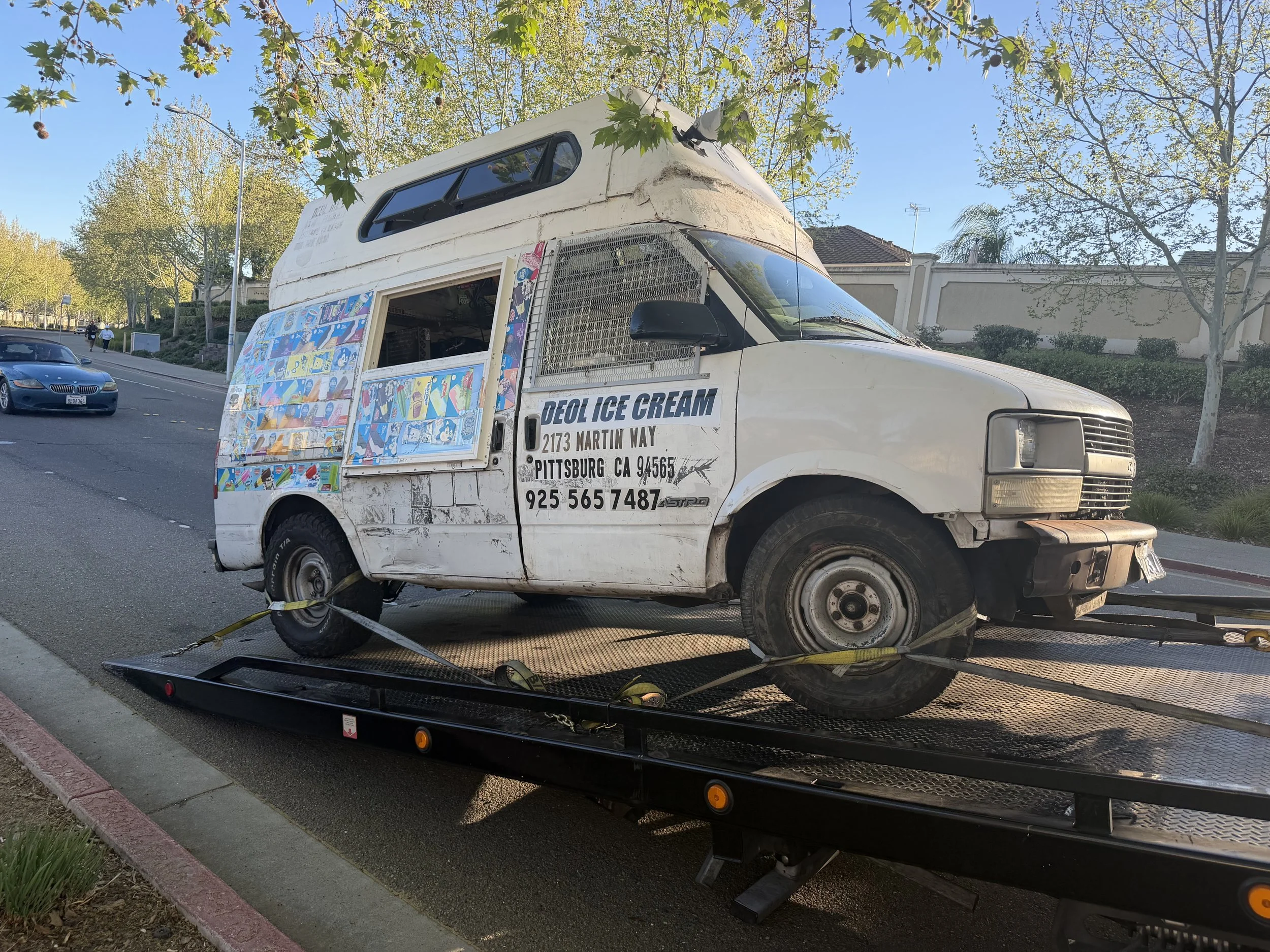 Commercial ice cream truck towing service in Pittsburg CA