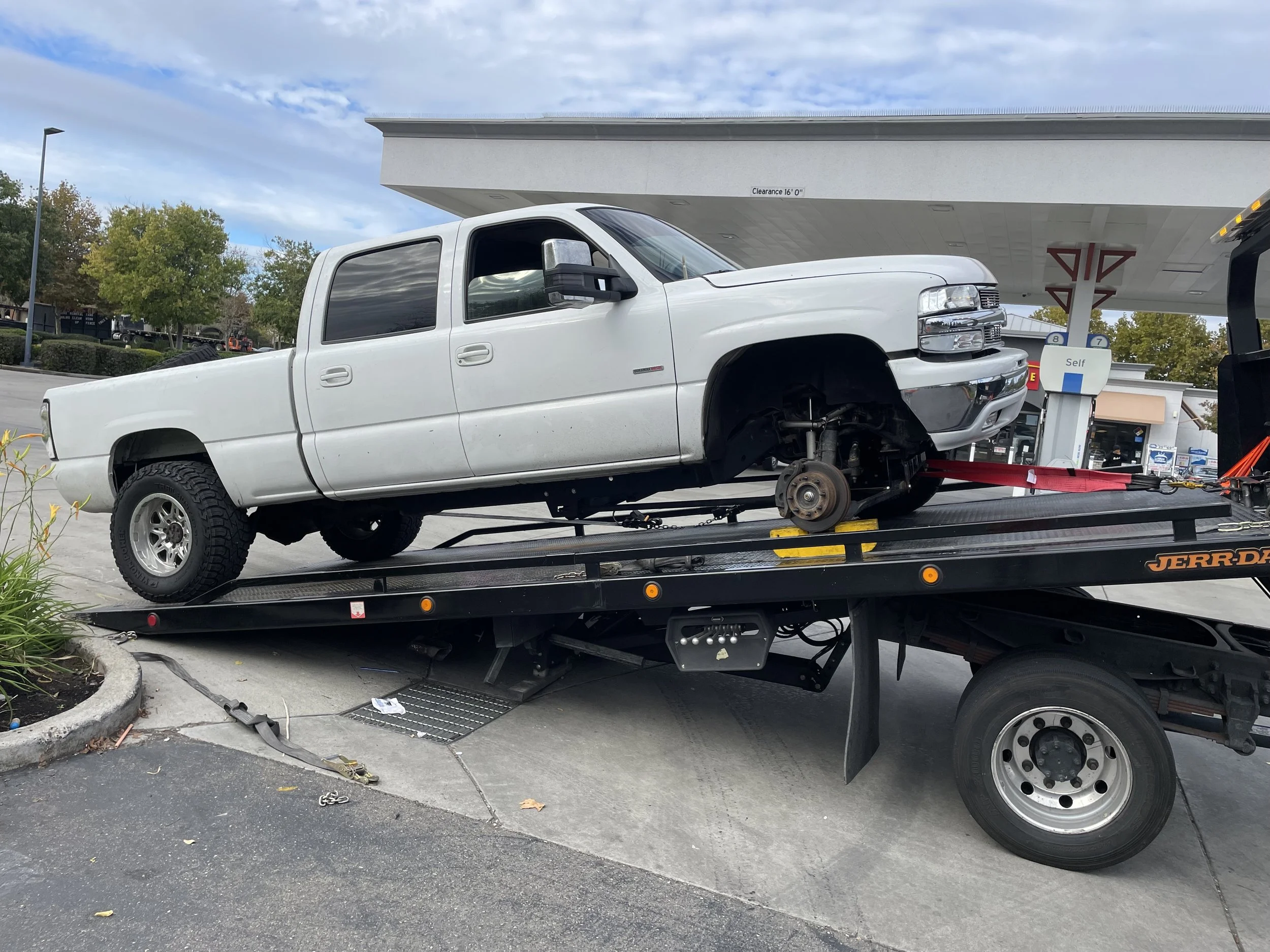 Pickup truck towing service in Antioch California