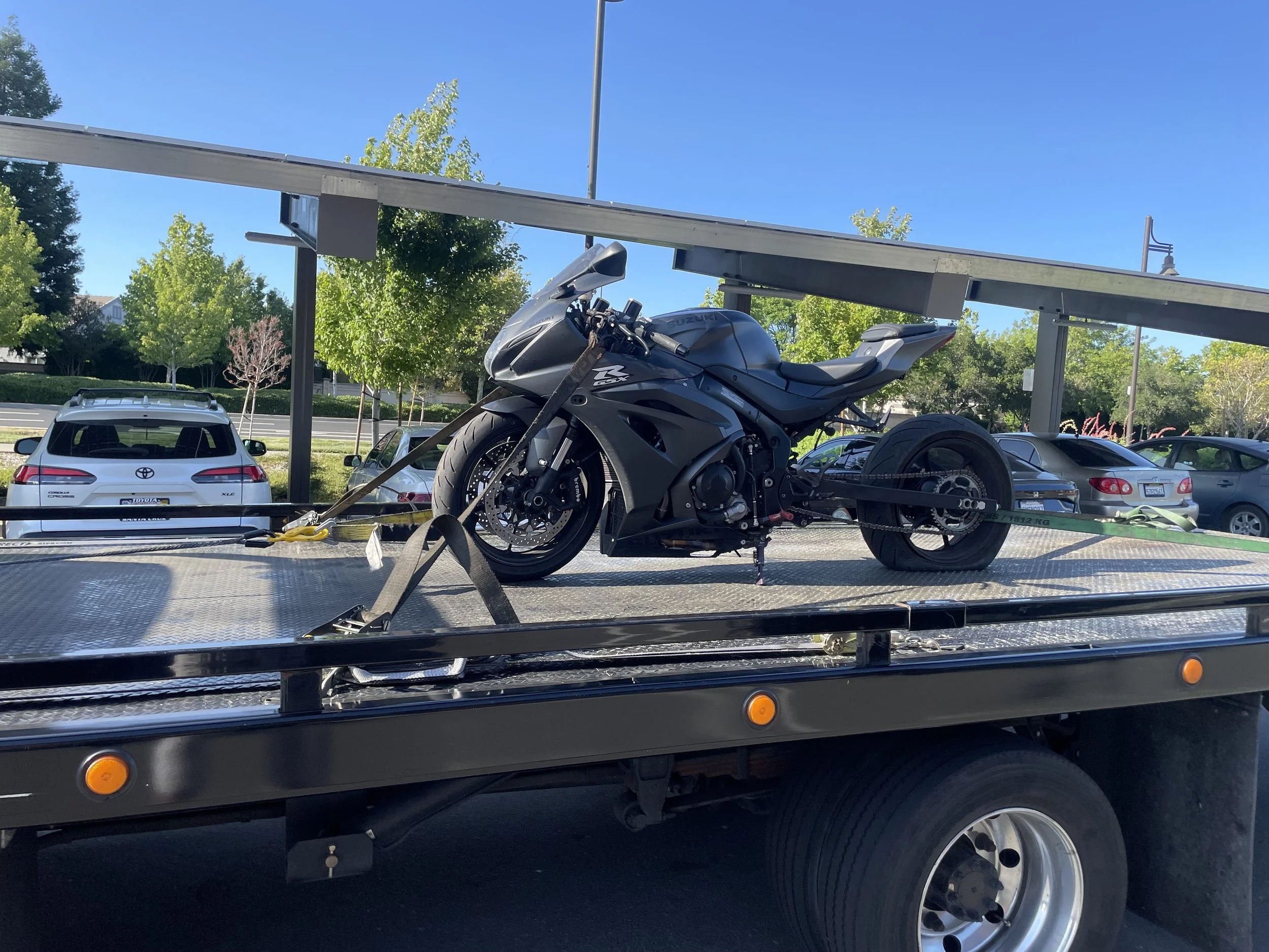 Motorcycle towing service in Antioch CA with flatbed truck