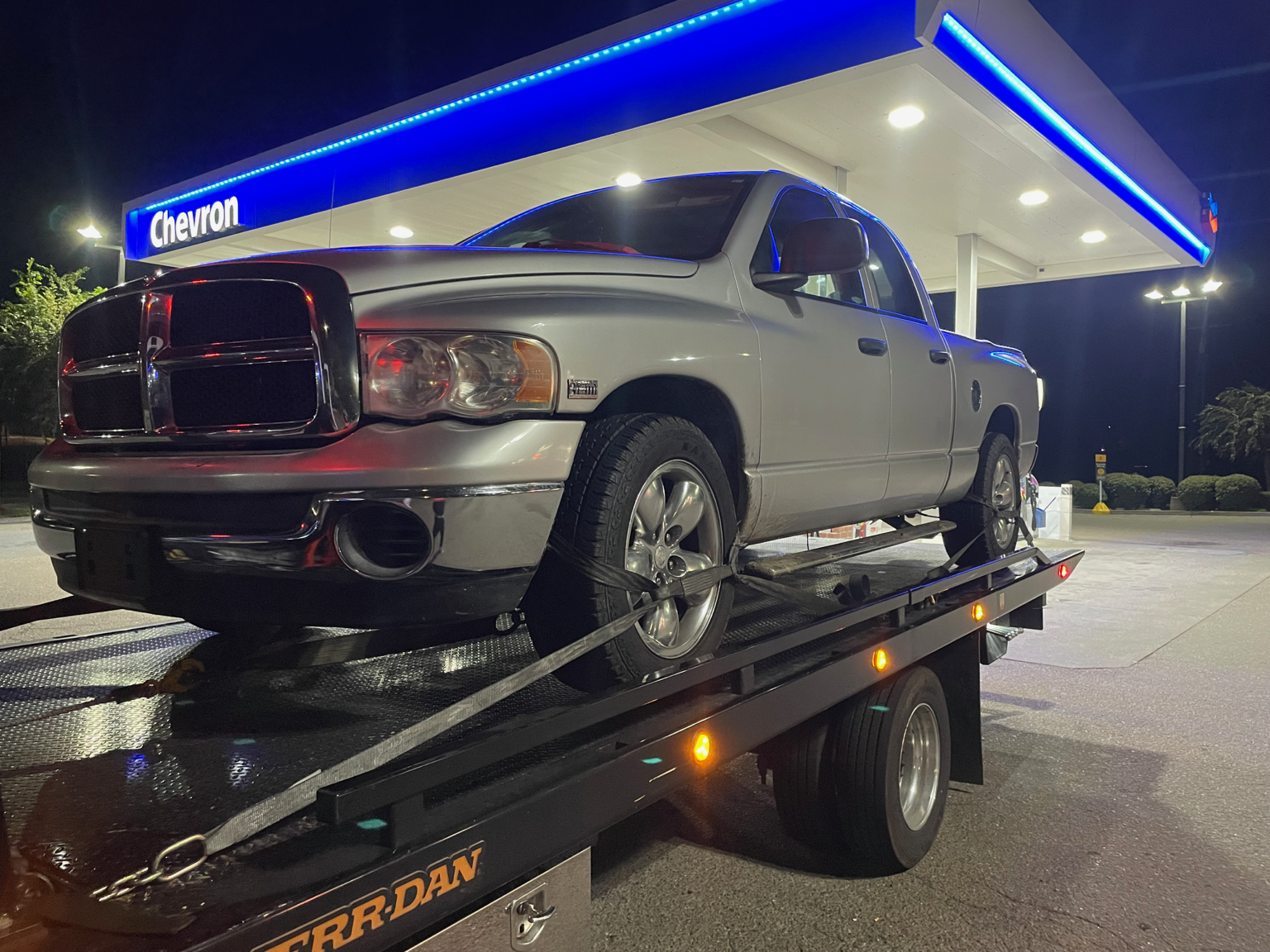 24-7 Rescue Towing emergency flatbed tow truck service in Rio Vista CA at Chevron station