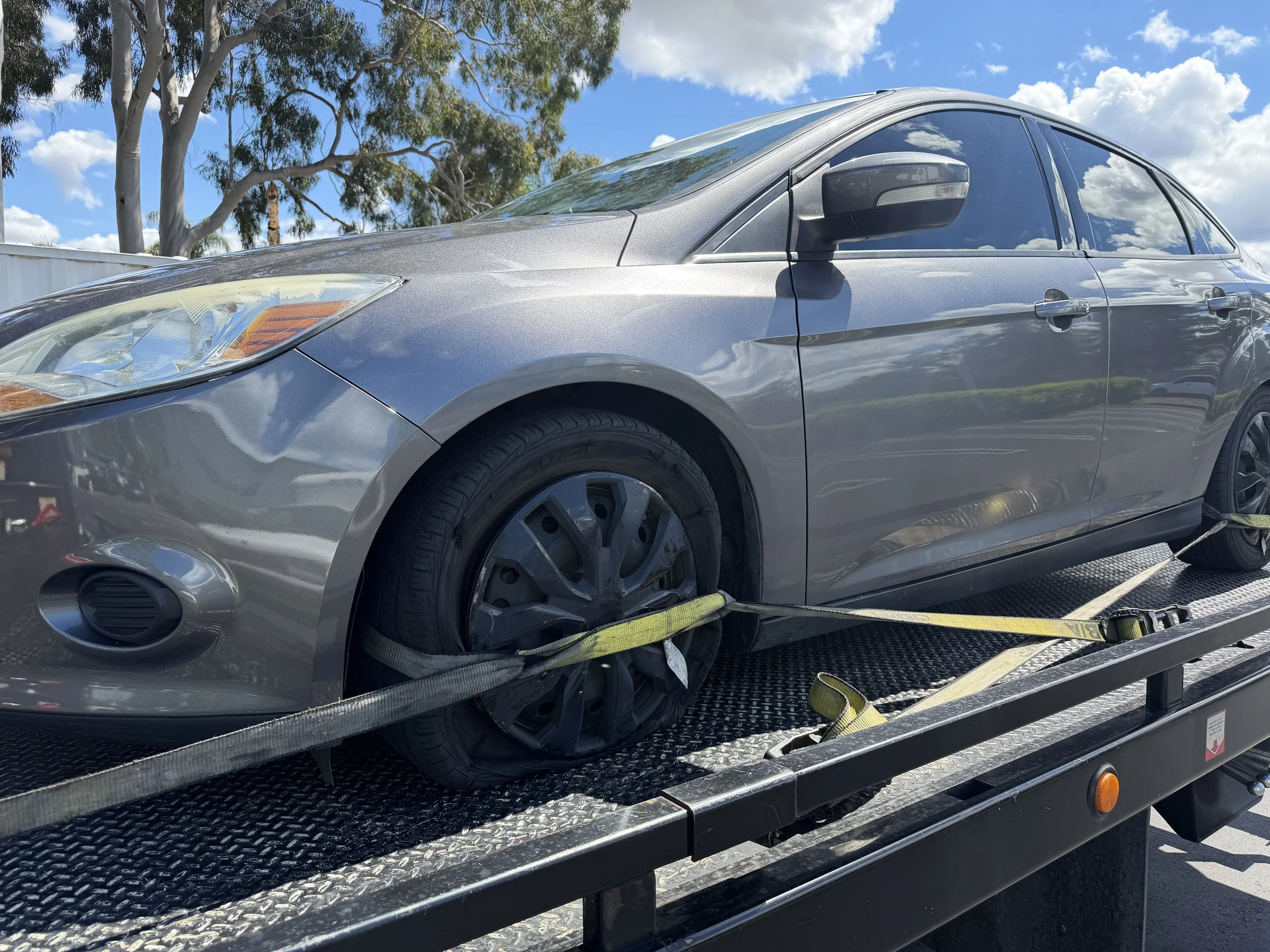 Professional flatbed towing service in Bay Point California