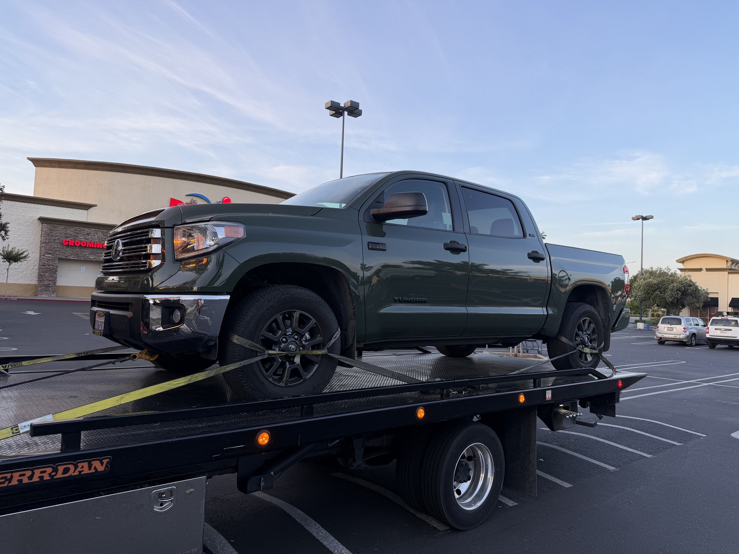 Oakley Towing Green Toyota Empire Avenue