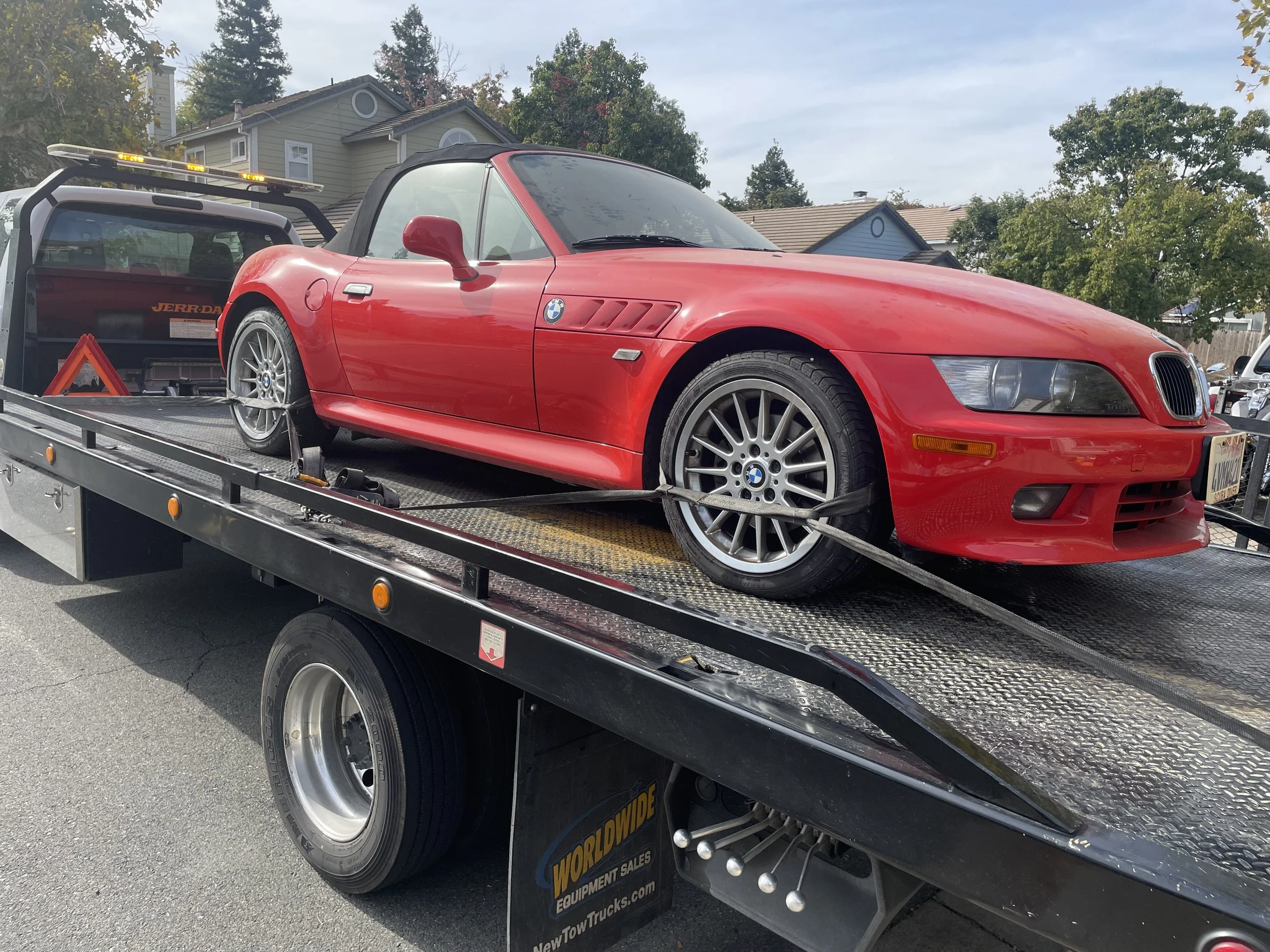 Professional BMW flatbed towing service in Pittsburg CA