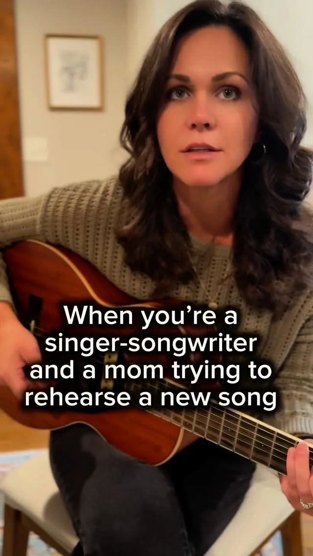 I can’t make this up!! I asked my husband to record me practicing my new song #lookatthebirds on guitar (shout out @larriveeguitars) so I could see what it sounded and looked like. 🤣😅 welp….welcome to our home…. where 3 adorable