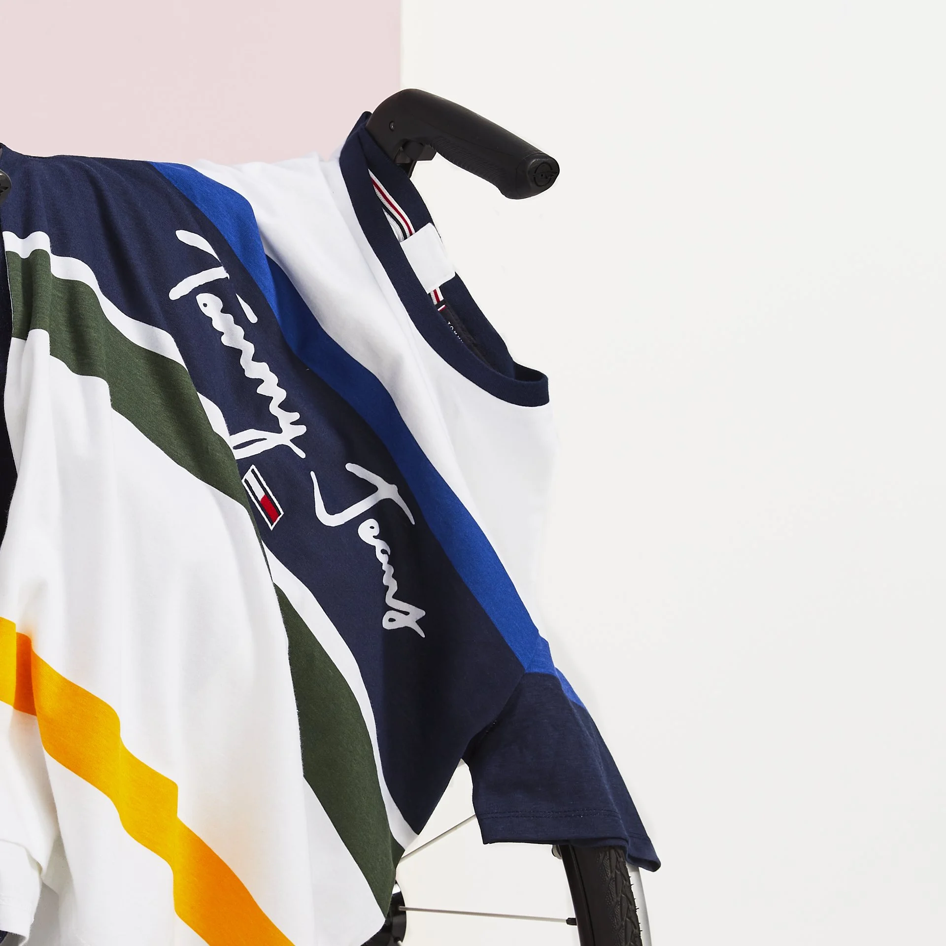 SH35_SEATEDWEAR_01_CROP.jpg