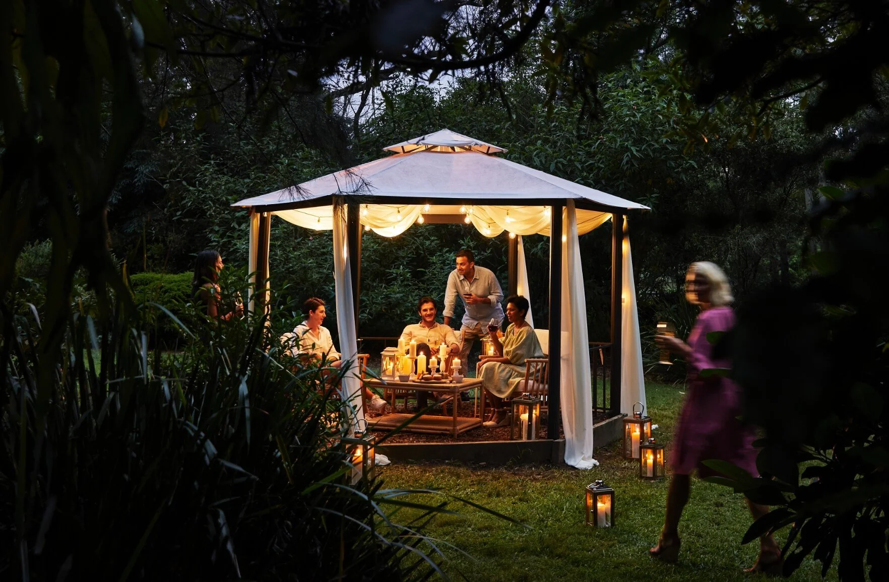 Our-Pillars-Nature-Outdoor-Dining-Hero.jpeg