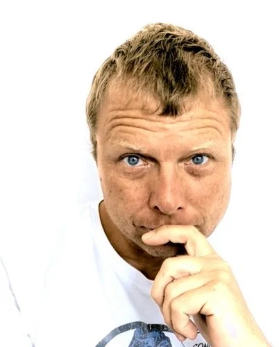 Warren Eagles - Senior Colourist Partner