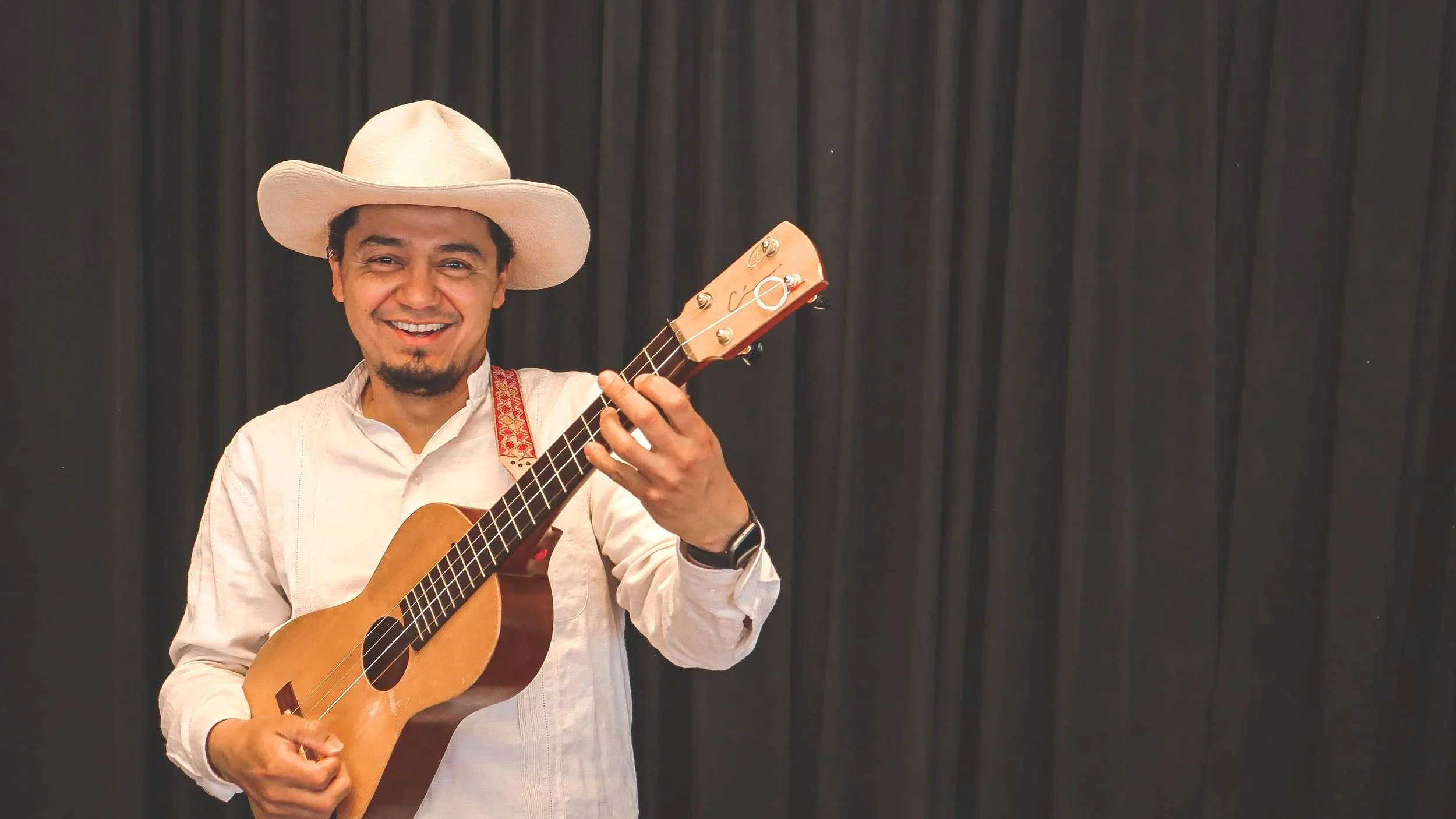 César Castro “Jarochelo”