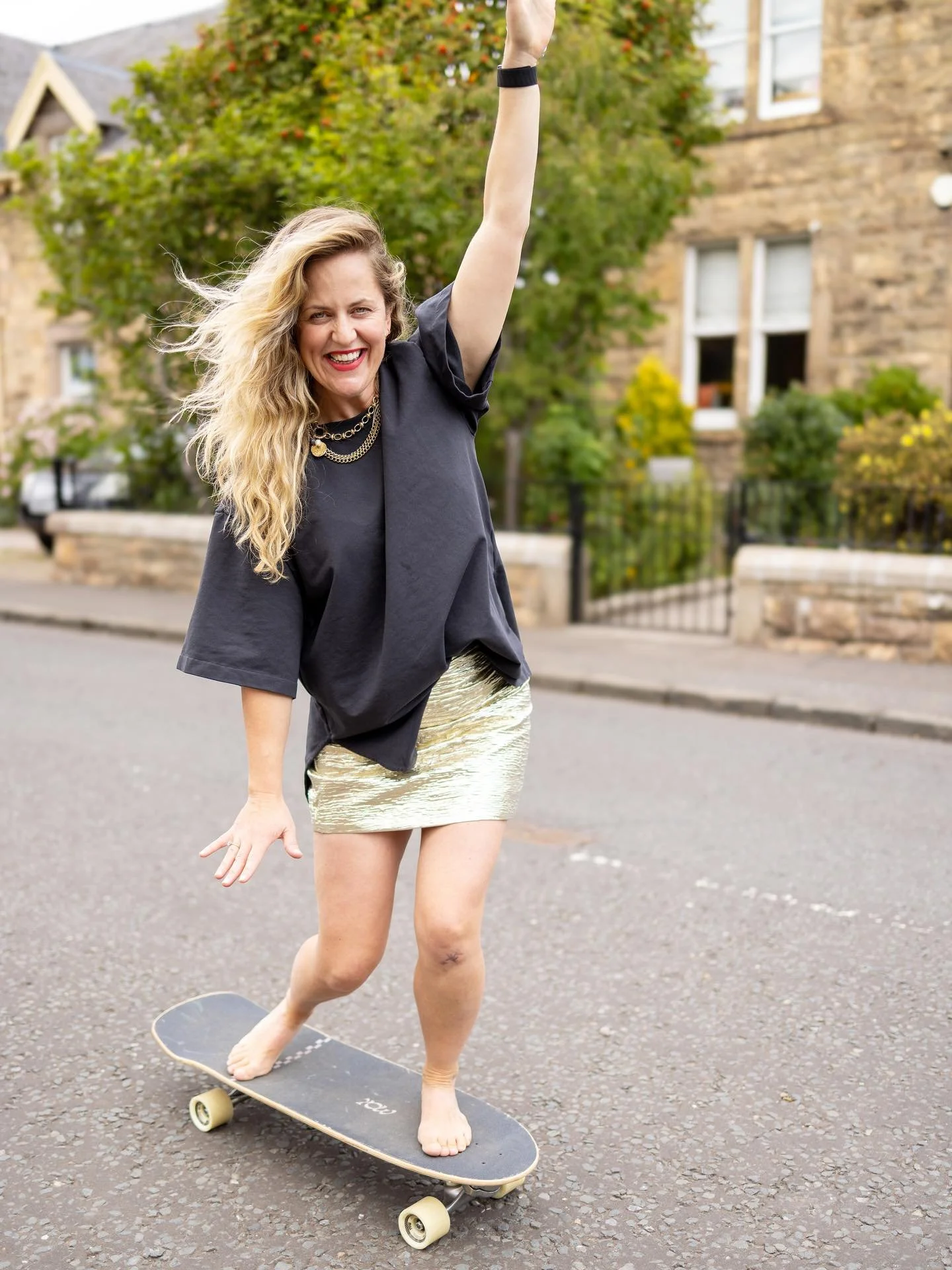 Does brand photography need to be serious? Absolutely not.
Just ask Hannah over at @the_live_more_coach she’s pure energy, positivity and fun. Her shoot was full of laughter (the best kind of photoshoot, if you ask me) and it shows in every si