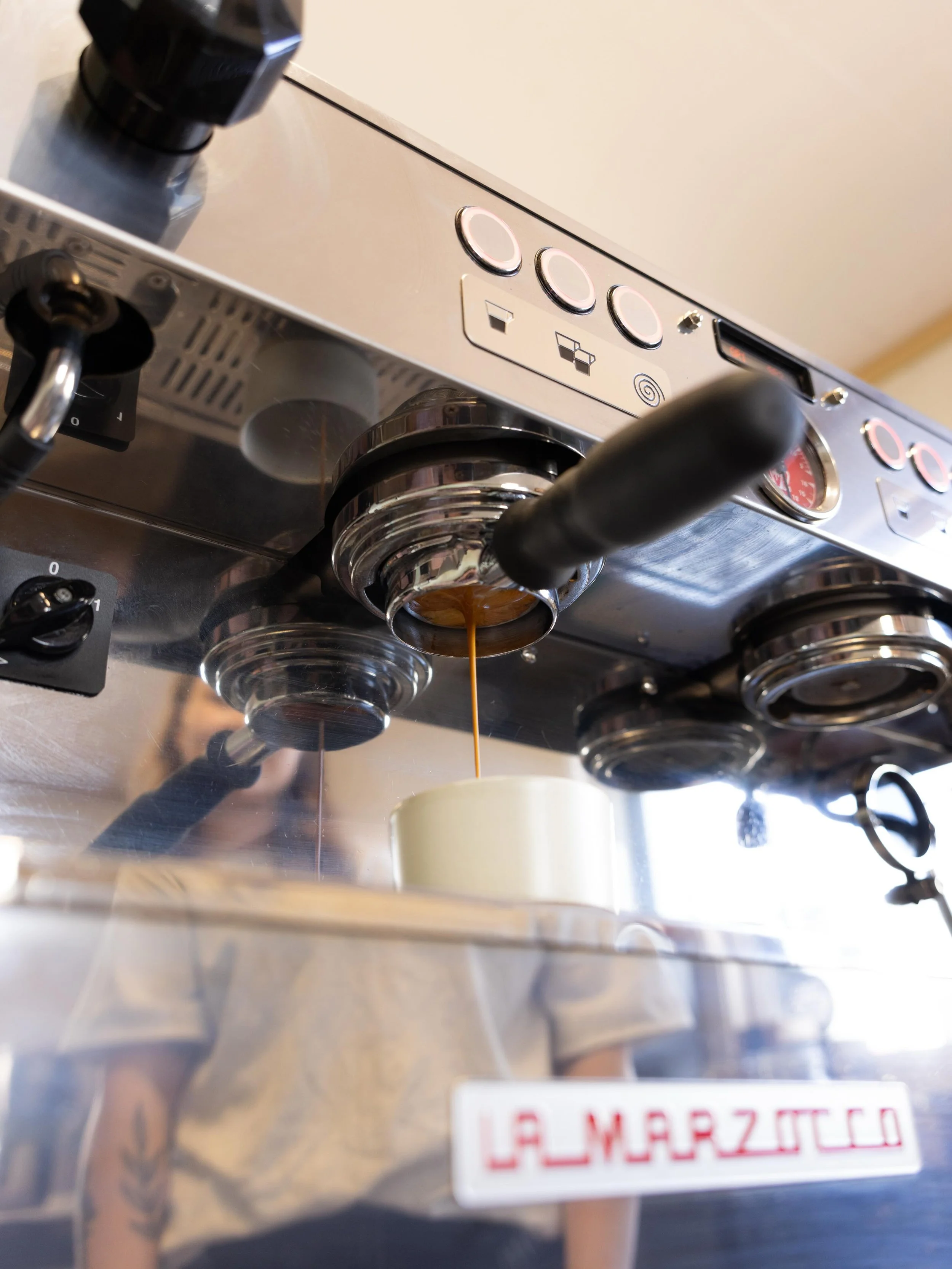Sneak peek, I was thrilled to have the opportunity to work with @hometown_coffee Hometown: Mindful Coffee Roasters.  Not only am I a big fan of their coffee (delicious) but Andrew and Rosie are really lovely and shared so much with me about the roast