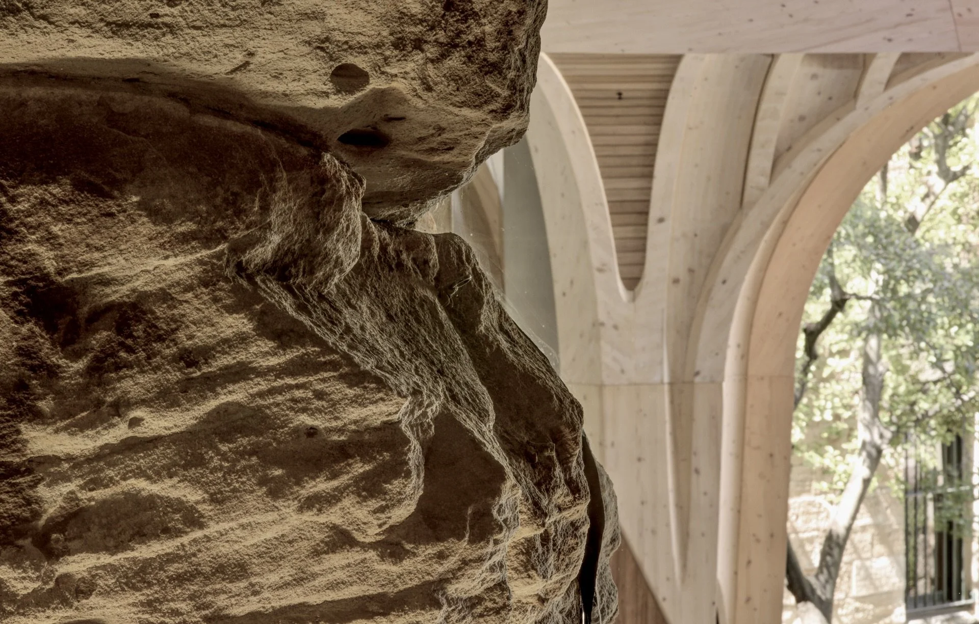 Giligili Djanaba: Addressing the Limitations of Architecture with Country