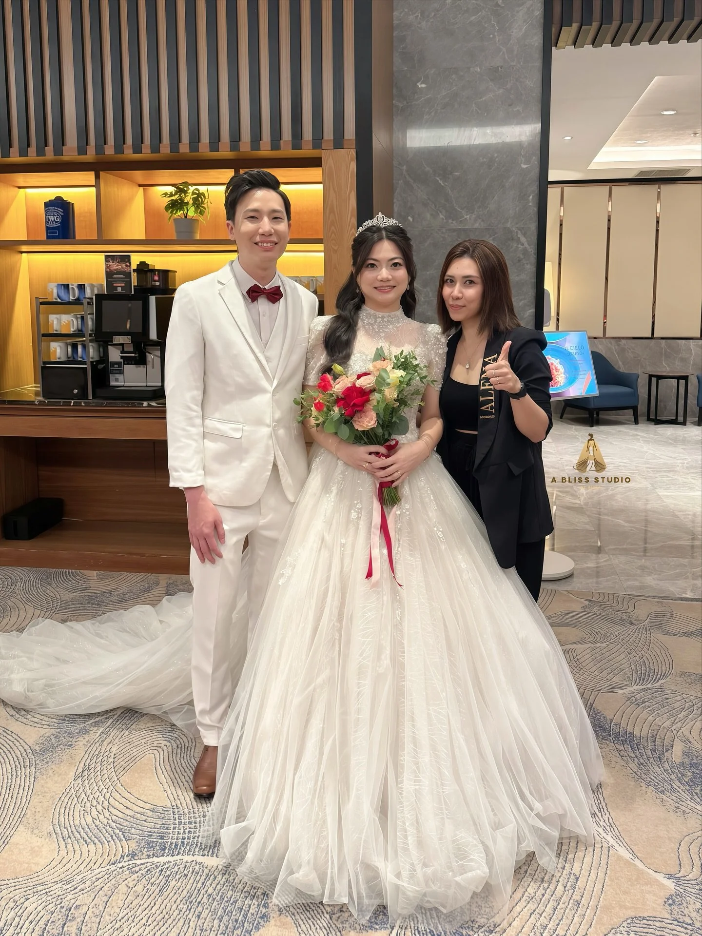 Every stories behind my couples are my favourites ❤️! 

@alena_abliss 
@a_bliss_studio 
@a_bliss_makeup_team