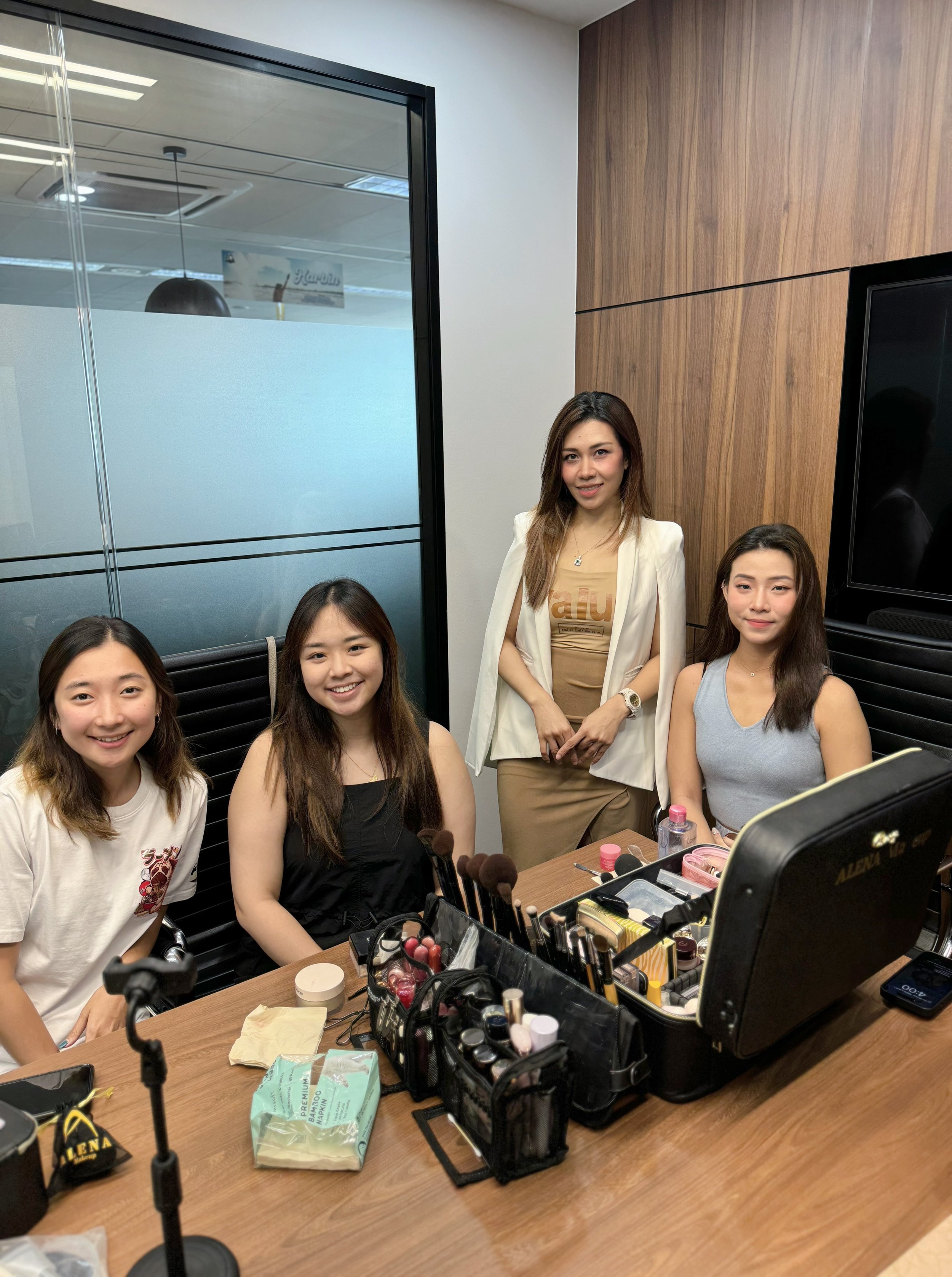 Makeup Workshop / Class with Instructor and students