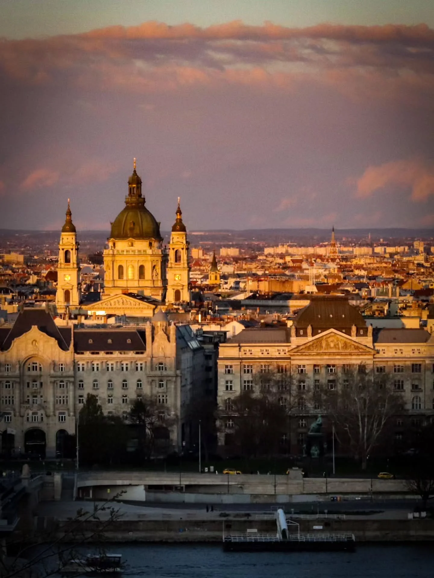 Trying to understand what it feels like to live in Hungary, one of the biggest questions is whether it is East or West.

What does it feel like to you?

Photo by Mel&igrave;

#Hungary #EastOrWest #CentralEurope #EuropeanBorder #EU #Budapest #Identity