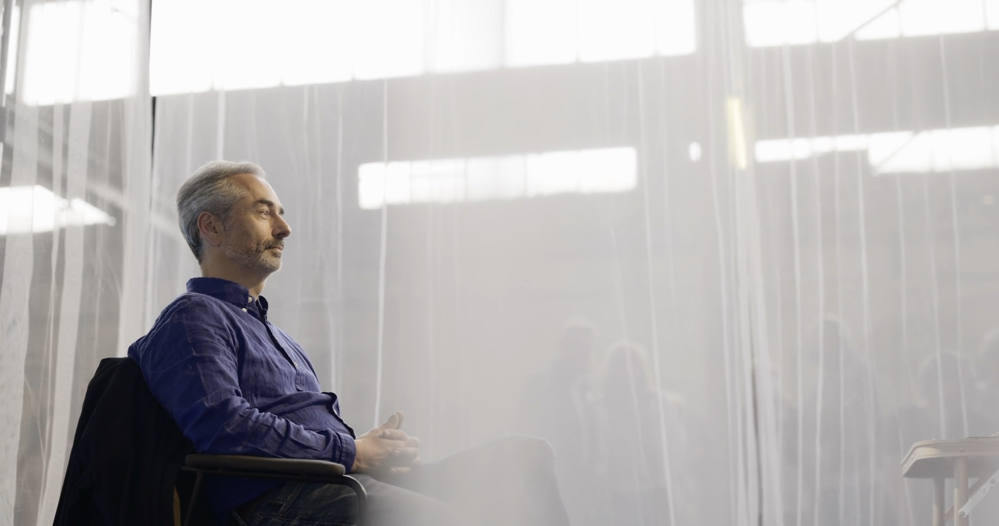 Professionelles Standbild aus dem Film "Unverhüllt. Eine Performance Art".