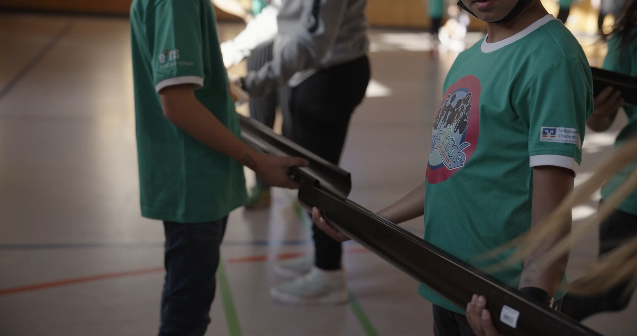 Professionelles Standbild aus der Branded Documentary "Bewegte Bande. Ein Sport-Pädagogisches Inklusionsprojekt".