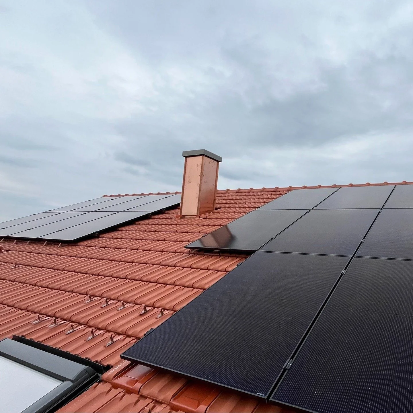 #dach #pv #pvanlage #meisterwerk #module #solarpower #solarenergy #sunpower #handwerker #montage #arbeit #energiasolar