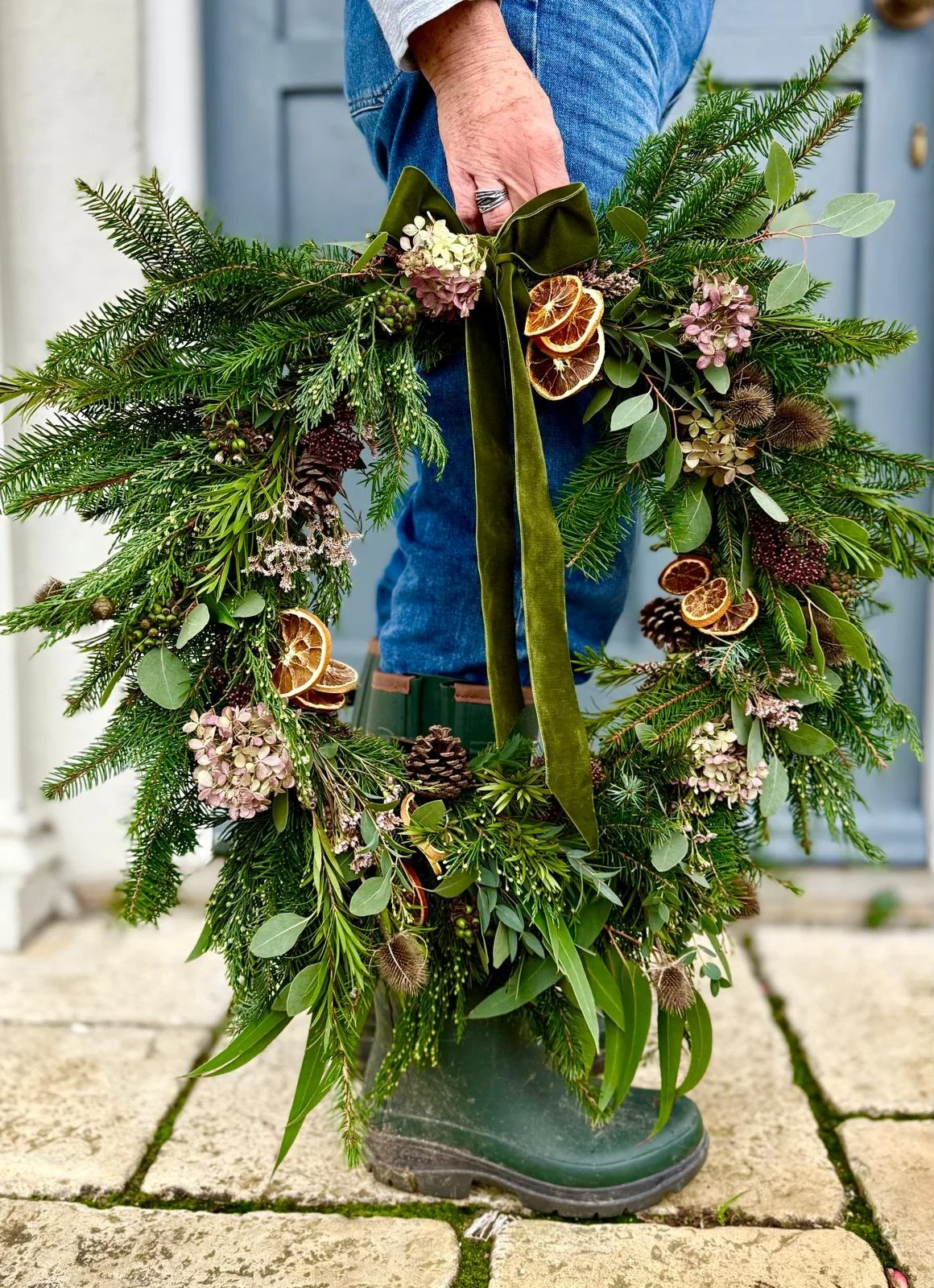 How to Make Your Own Sustainable Christmas Wreath