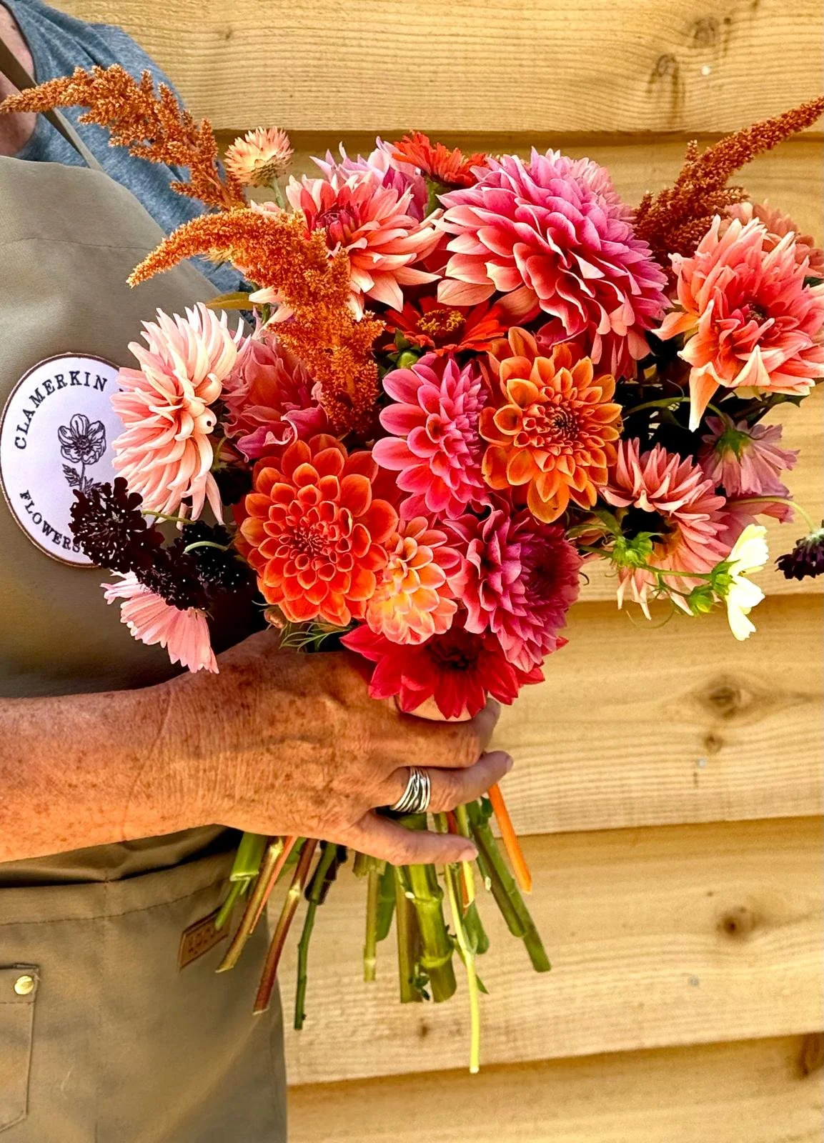 Build a Dahlia Bouquet