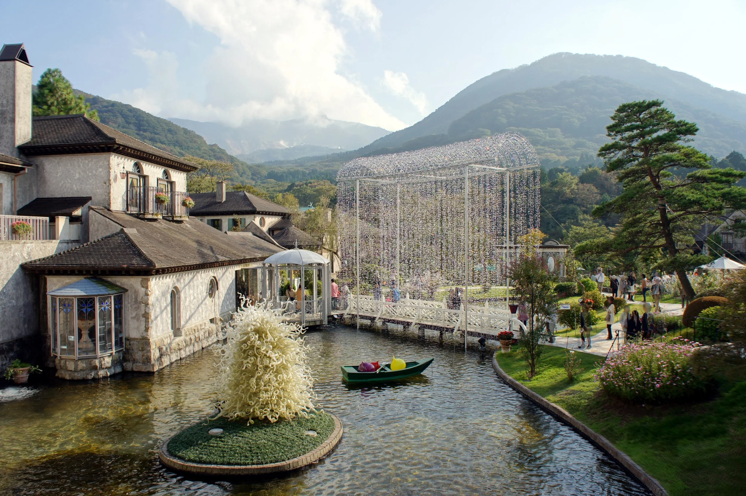 Hakone_Venetian_Glass_Museum.jpg
