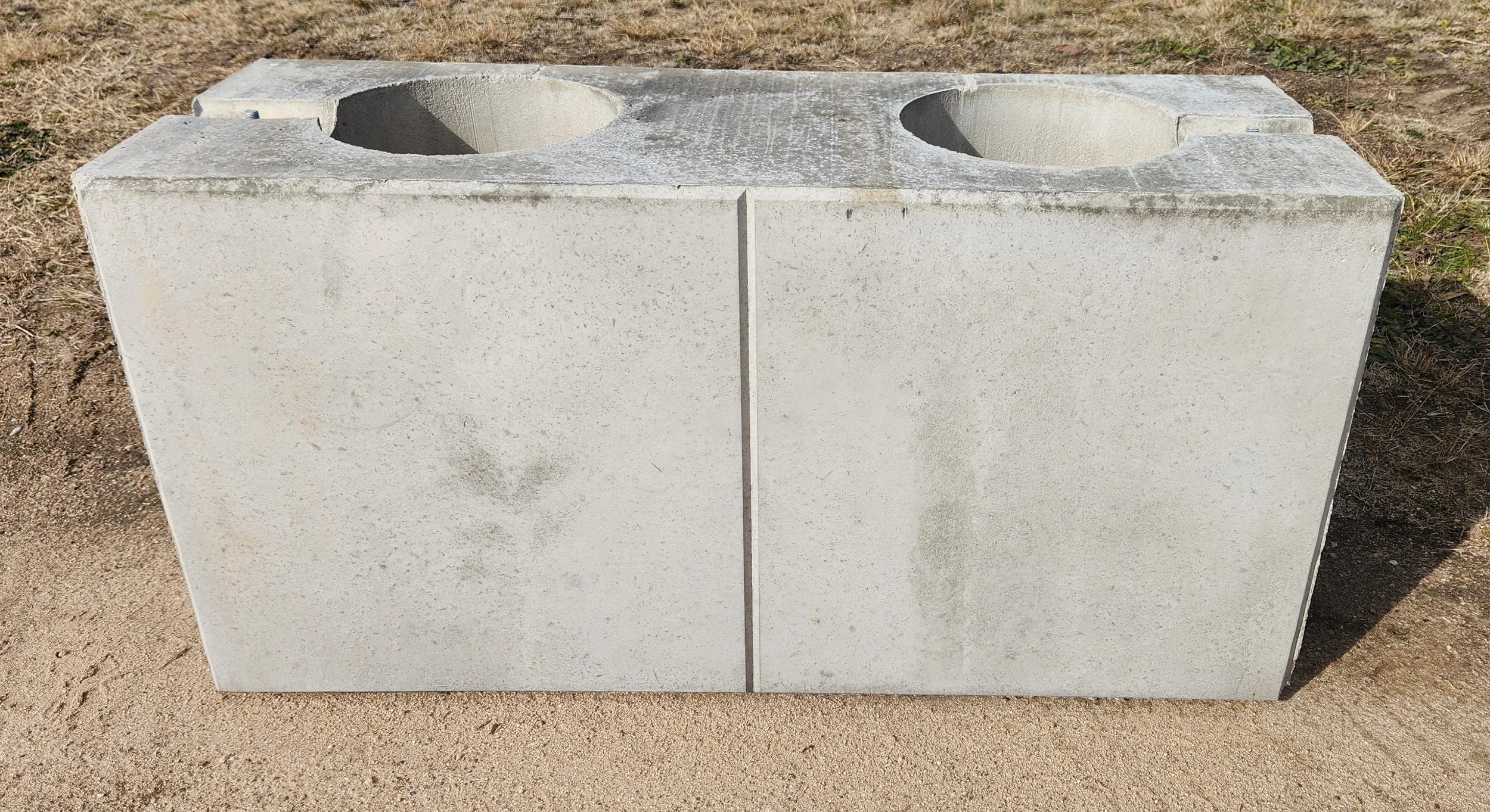 1m x 500mm x 400mm v joint blocks