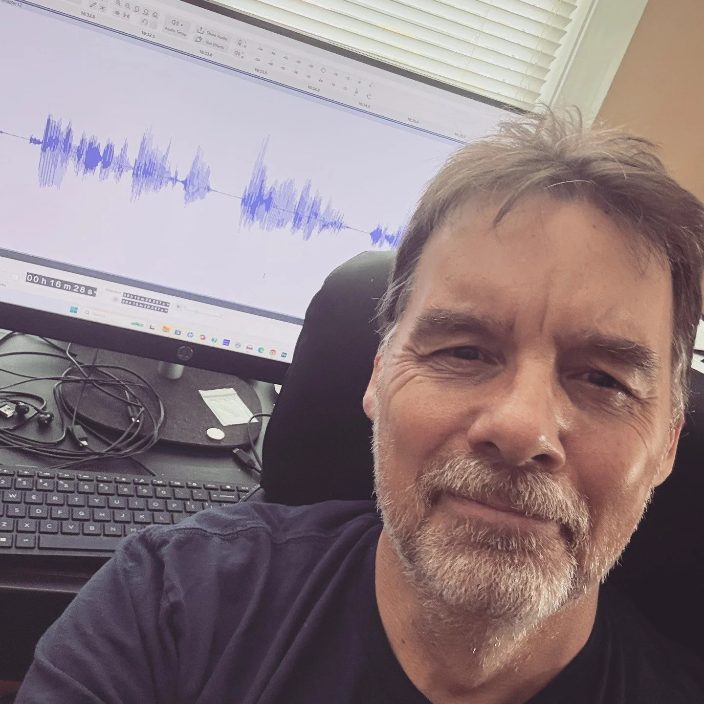 🎧To the folks waiting for the audiobook of Finding Mary Smith - ALMOST THERE!!!! Thank you for your patience! We want it to be perfect for you. 🧬📖🎤

#AudiobookComingSoon #Memoir #MemoirAuthor #FindingMarySmith #Bookstagram #MemoirCommunity