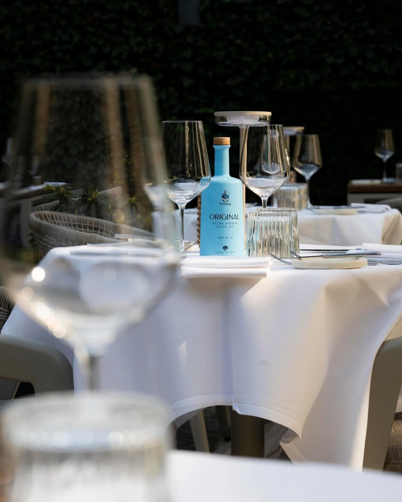 Deze maandag nog met jas. Volgende maandag met (zonnige) lunch in de binnentuin.
Op Tweede Pinksterdag is Este extra geopend.

Reserveren kan via onze website.

#estewaalwijk #tweedepinksterdag #waalwijk #binnentuin #lunch #terras #restauranteste