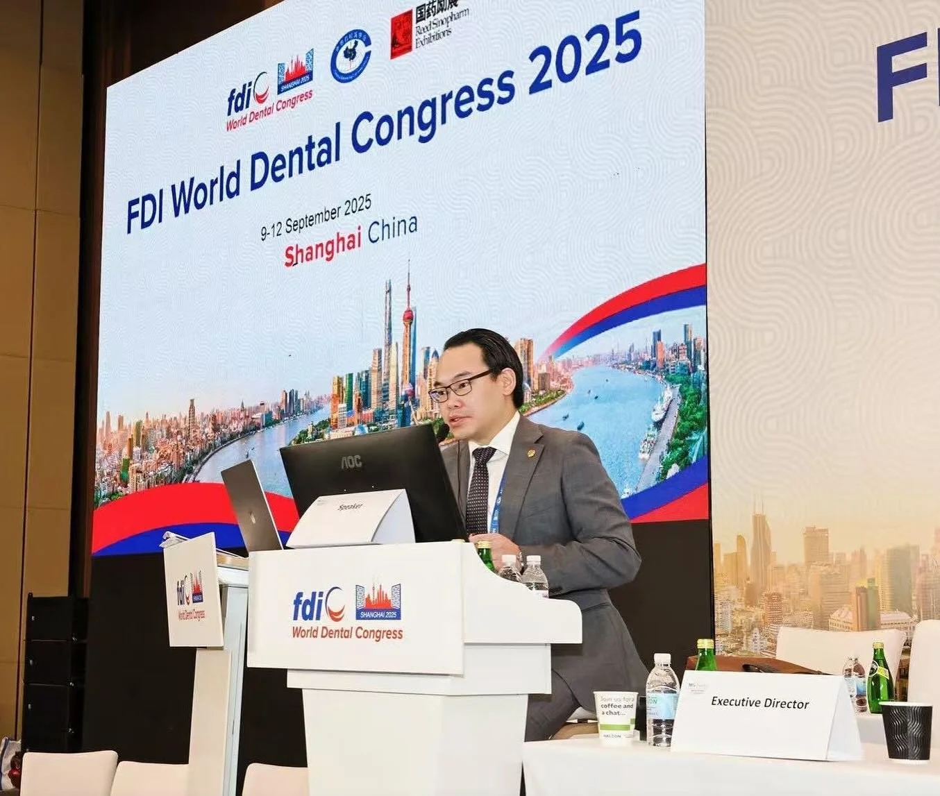 From clinic to congress &mdash; Dr Stephen Liew is proud to be part of the global conversation on innovation in dentistry at the FDI World Dental Congress in China 🇨🇳 Grateful for the opportunity to speak, connect, and contribute!  #FDI2025 #OralHe