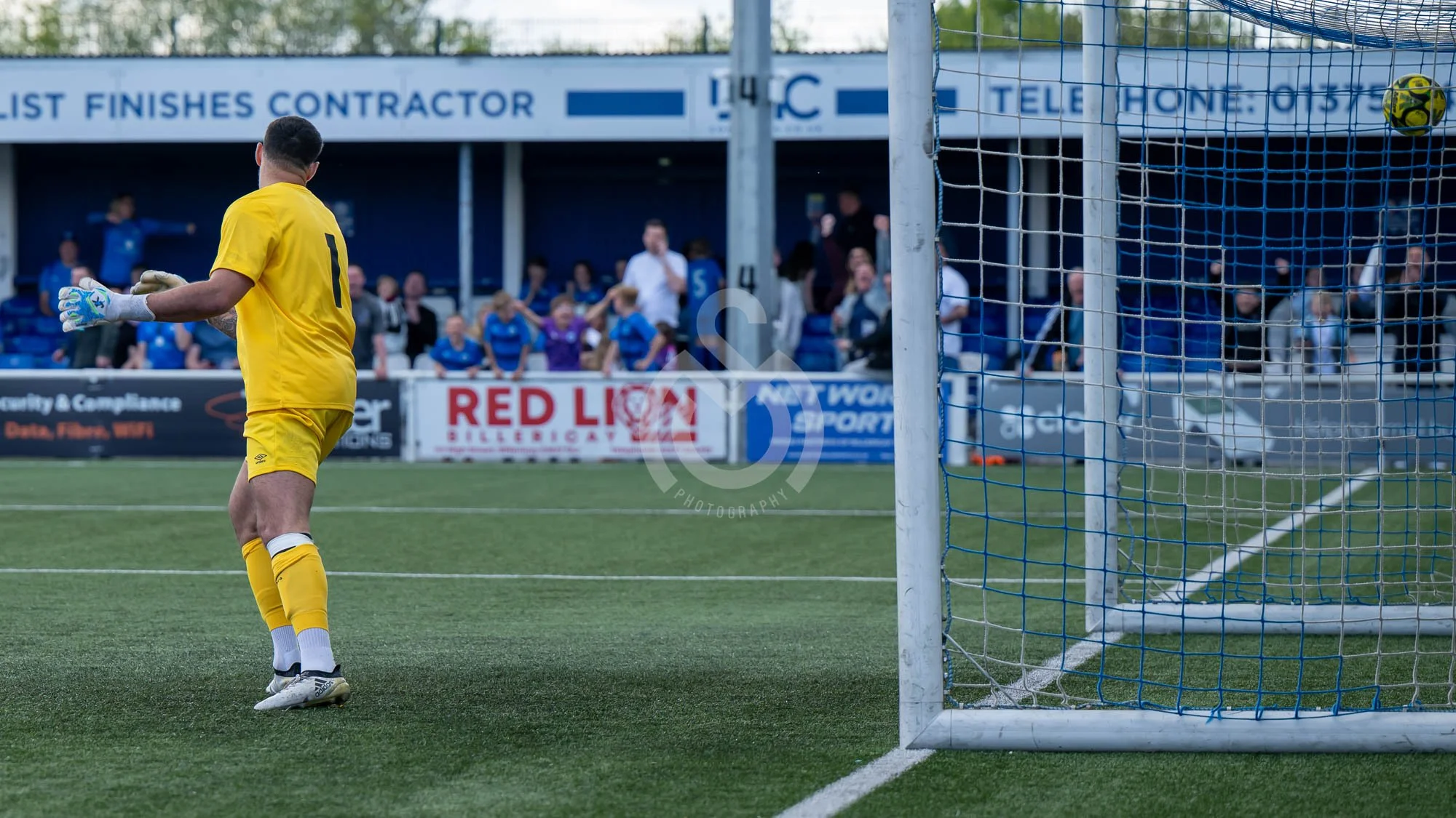 SM - Billericay Town FC vs Whitehawk 180426-59.jpg