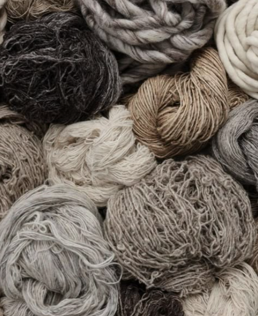 Les matières naturelles : pourquoi ton intérieur peut vraiment calmer ton système nerveux