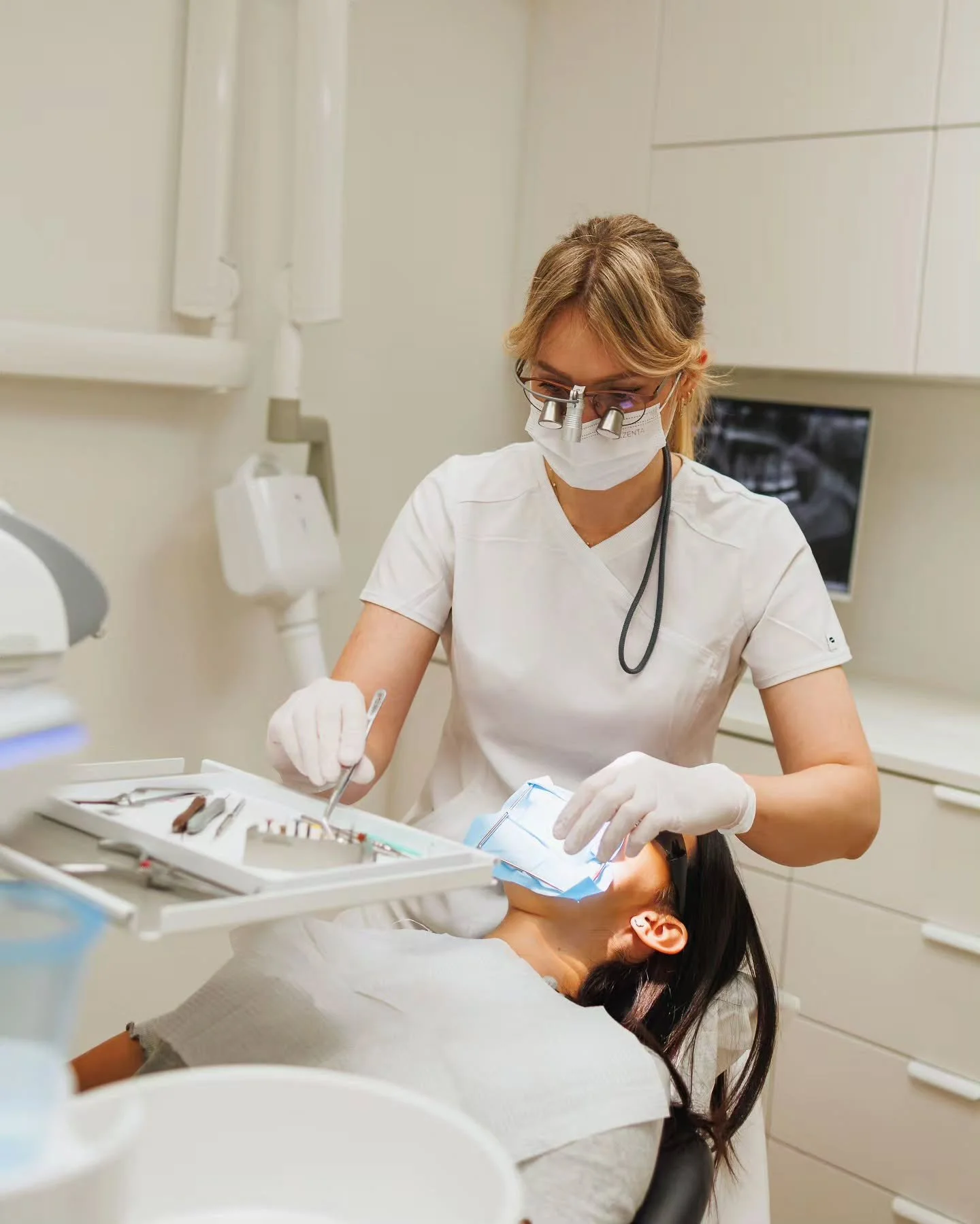 Afgelopen week heb ik voor @ouddorp.dental.care nieuwe foto's voor hun website mogen maken!

Tijdens deze bedrijfsreportage legde ik de ruimtes, de actie en personeelsfoto's vast. Hier een paar van mijn favorieten📸