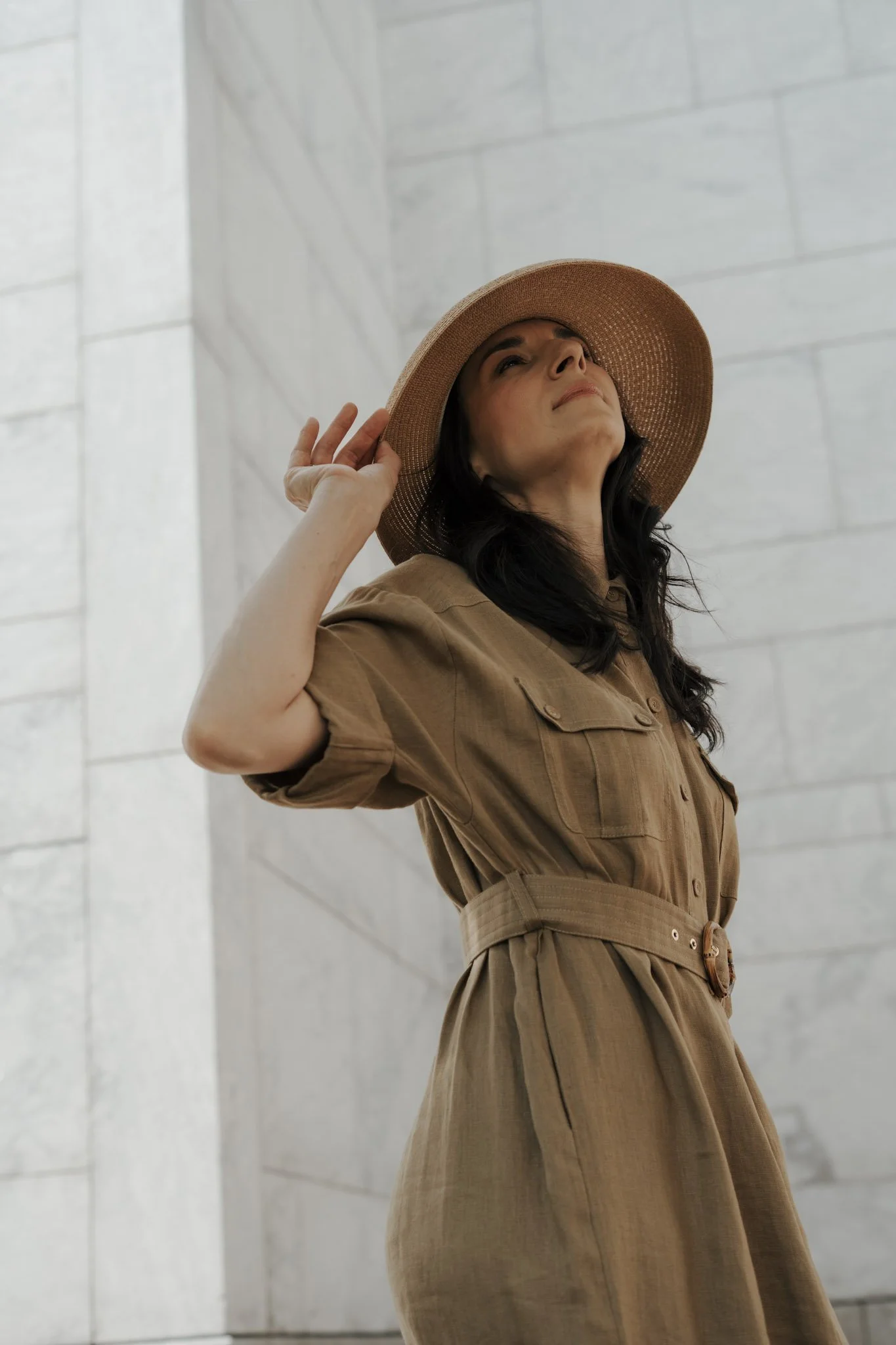 Stilvolles Editorial-Portrait als Fashion Shooting – Commercial Brandfotografie Mainz im minimalistischen Look mit fine timeless elegance von Katharina Rühl
