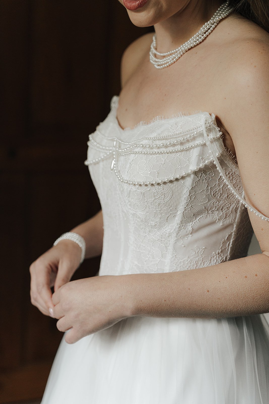 Fine Art Hochzeitsfotografie in Deutschland – stilvolle Details einer eleganten Hochzeit mit natürlichem Licht