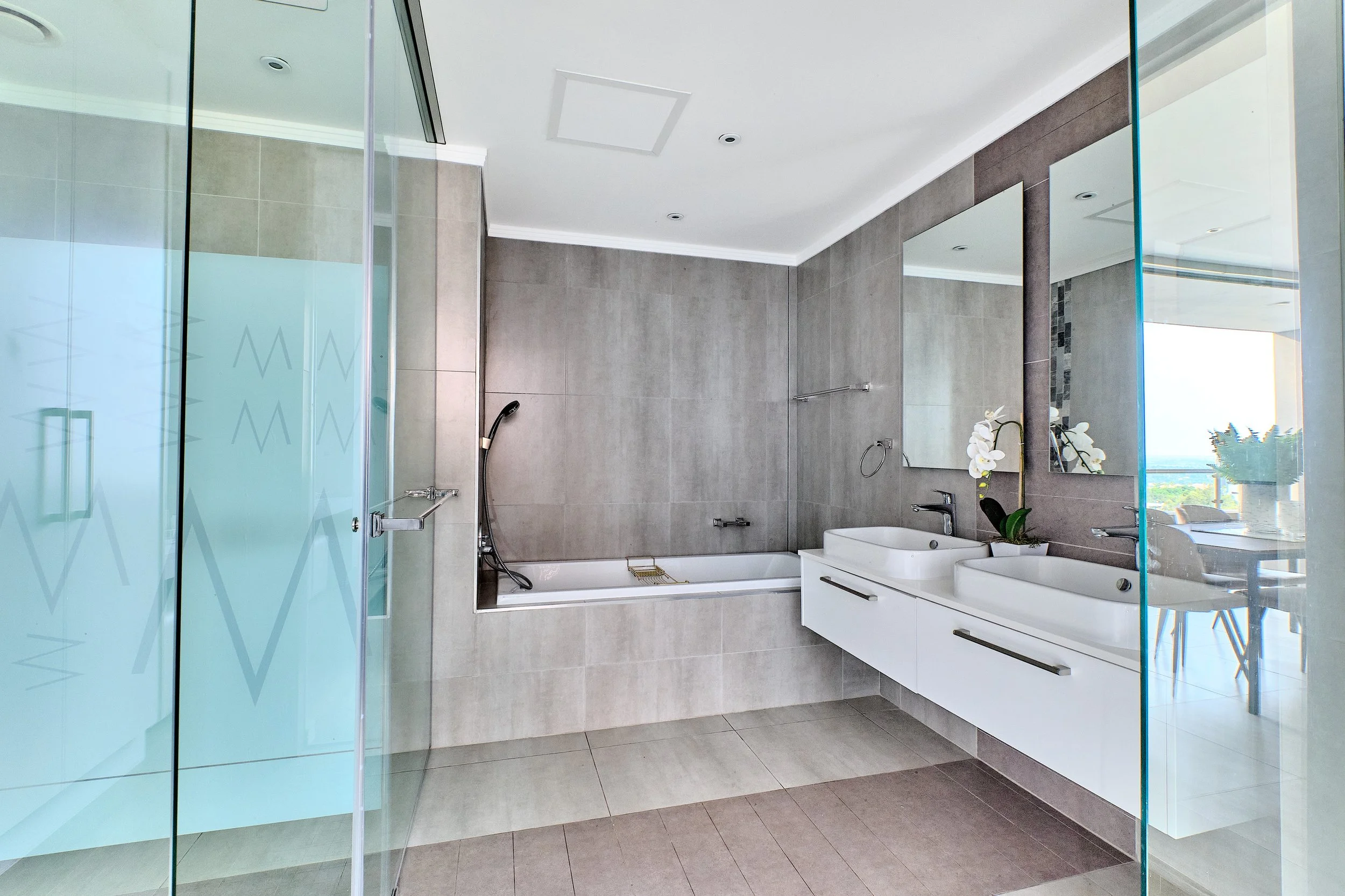 R&P Estates Masingita Towers 2 bed apartment for sale bathroom