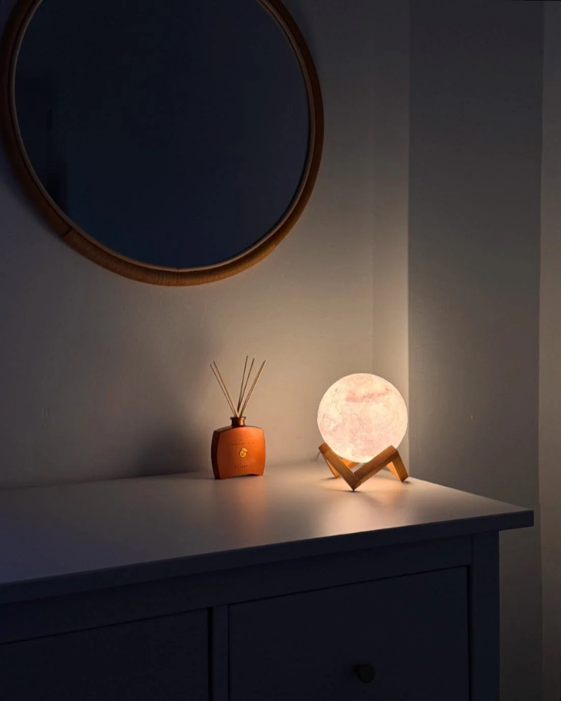 como te gustar&iacute;a sentirte en tu hogar ?

dise&ntilde;ar desde los sentidos | c o n e c t a r 

alguna vez te has preguntado c&oacute;mo te gustar&iacute;a sentirte cuando entras a tu hogar ? qu&eacute; aromas te gustar&iacute;an no m&aacute;s 