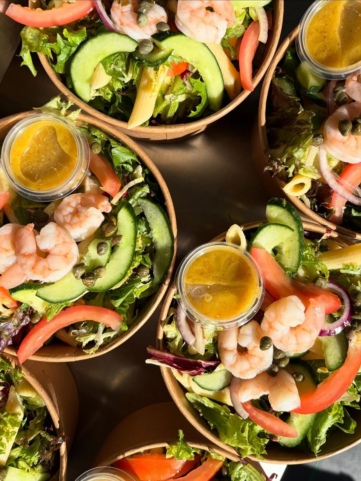 🥗Gezond, vers en snel op je werk!
Perfect voor vergaderingen, teamlunches of evenementen.
Korting en leuke extra’s?
🎁Word zakelijke klant via soupsandsalads.nl/zakelijk
Voor meer informatie mail je naar:
📧info@soupsandsalads.nl