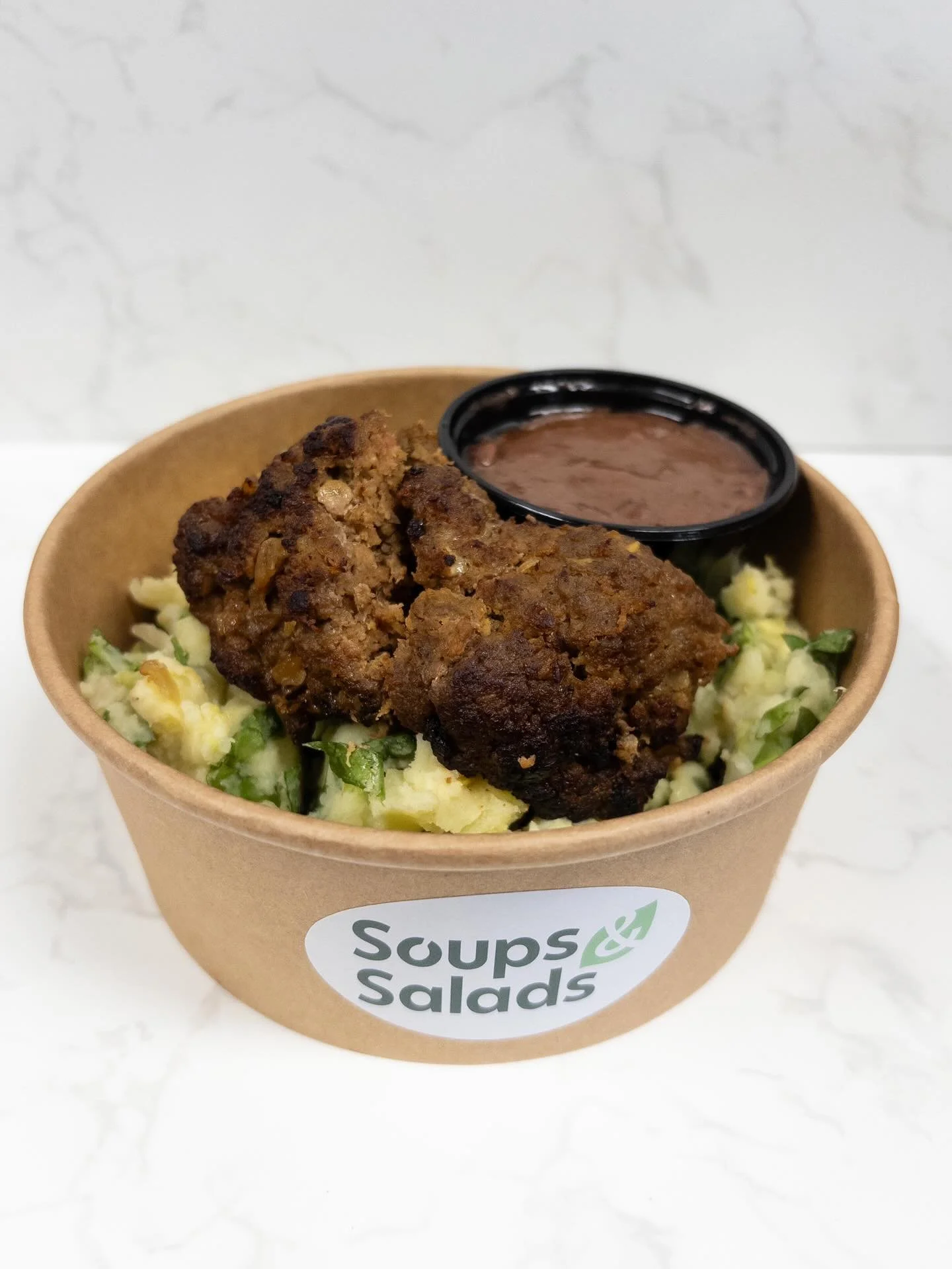 🥔 Buiten is het koud maar je wordt warm vanbinnen als je onze stamppot andijvie proeft! 
Vanaf vandaag aan ons menu toegevoegd, bestel online of trotseer het weer en kom langs! 

Soupsandsalads.nl