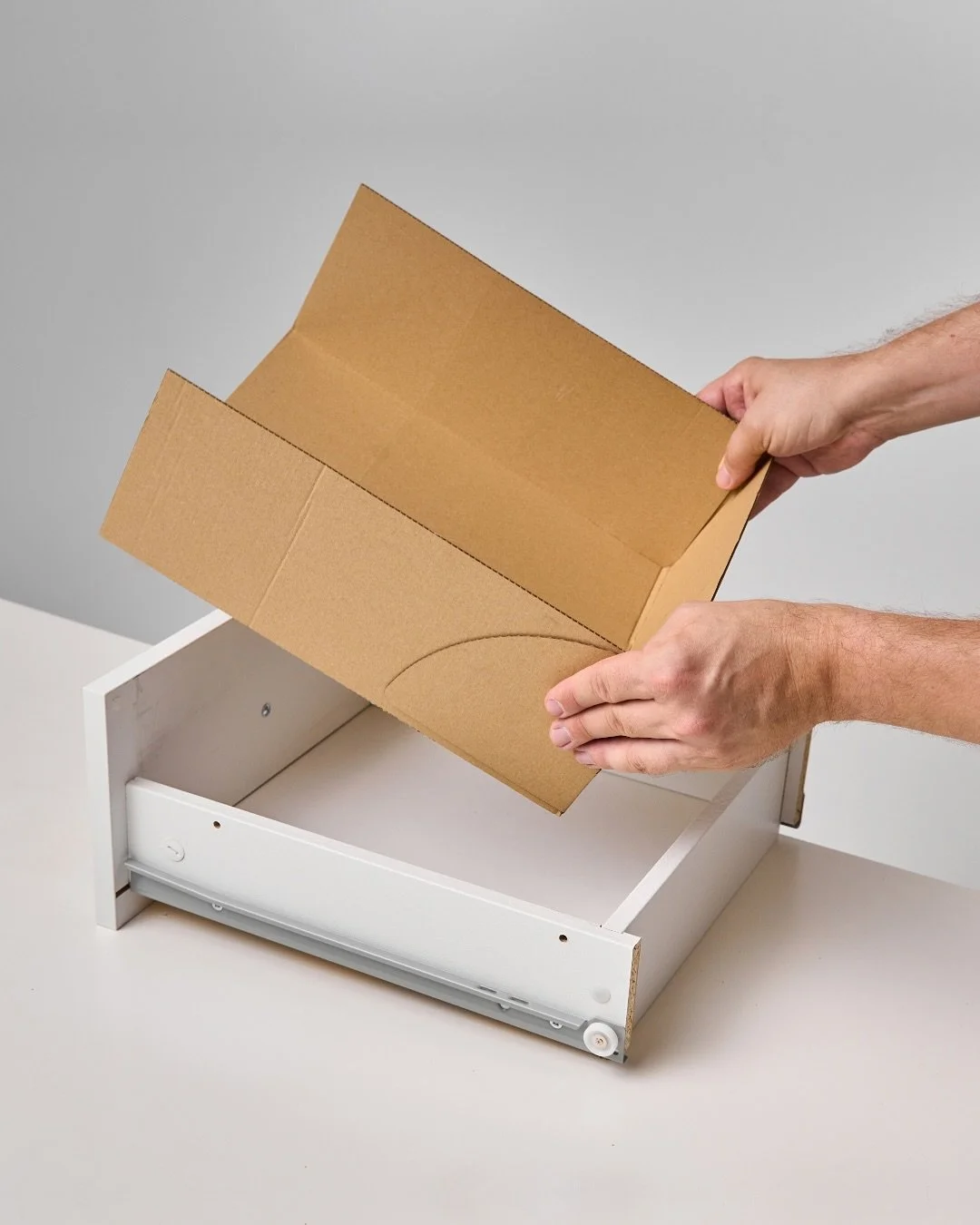 KA04 &ndash; KALLAX

👠 Pretty look was never the main goal behind Uppgradera IKEA hacks. The best hacks simply solve the problem perfectly &ndash; just like KA04.

The KALLAX drawer inserts have sidewalls that are too low causing objects slide back,