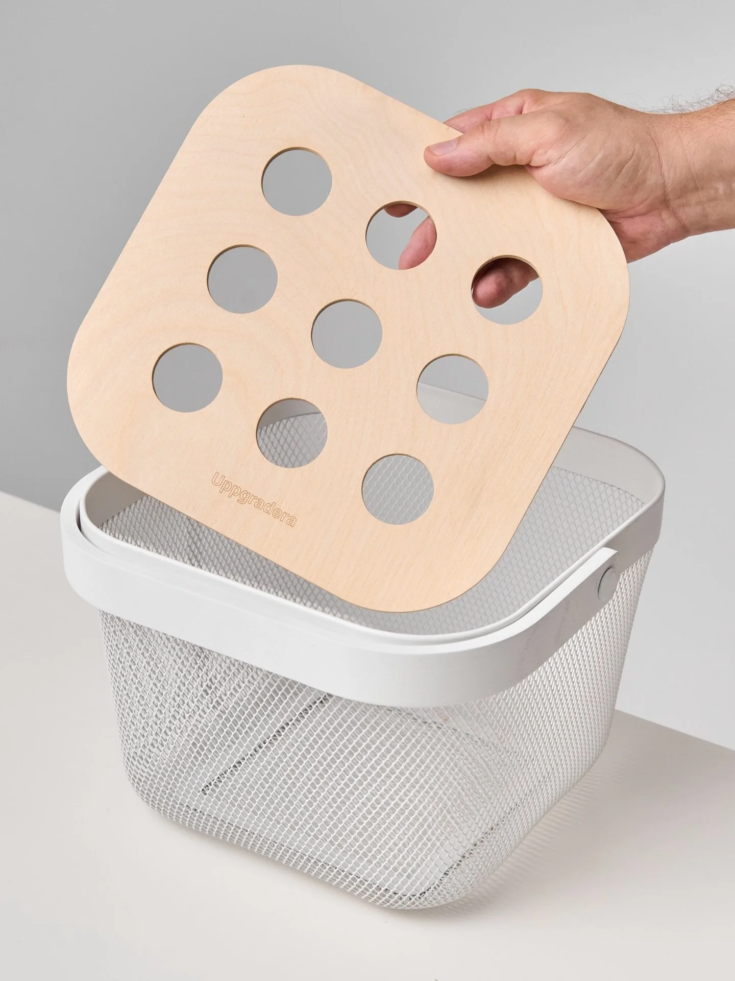 The RI04 is a CNC- or laser-fabricated insert designed to create multiple storage levels inside the iconic IKEA RISATORP basket. Its structure improves airflow, reduces pressure on the bottom layer of produce, and helps keep fruits and vegetables fre