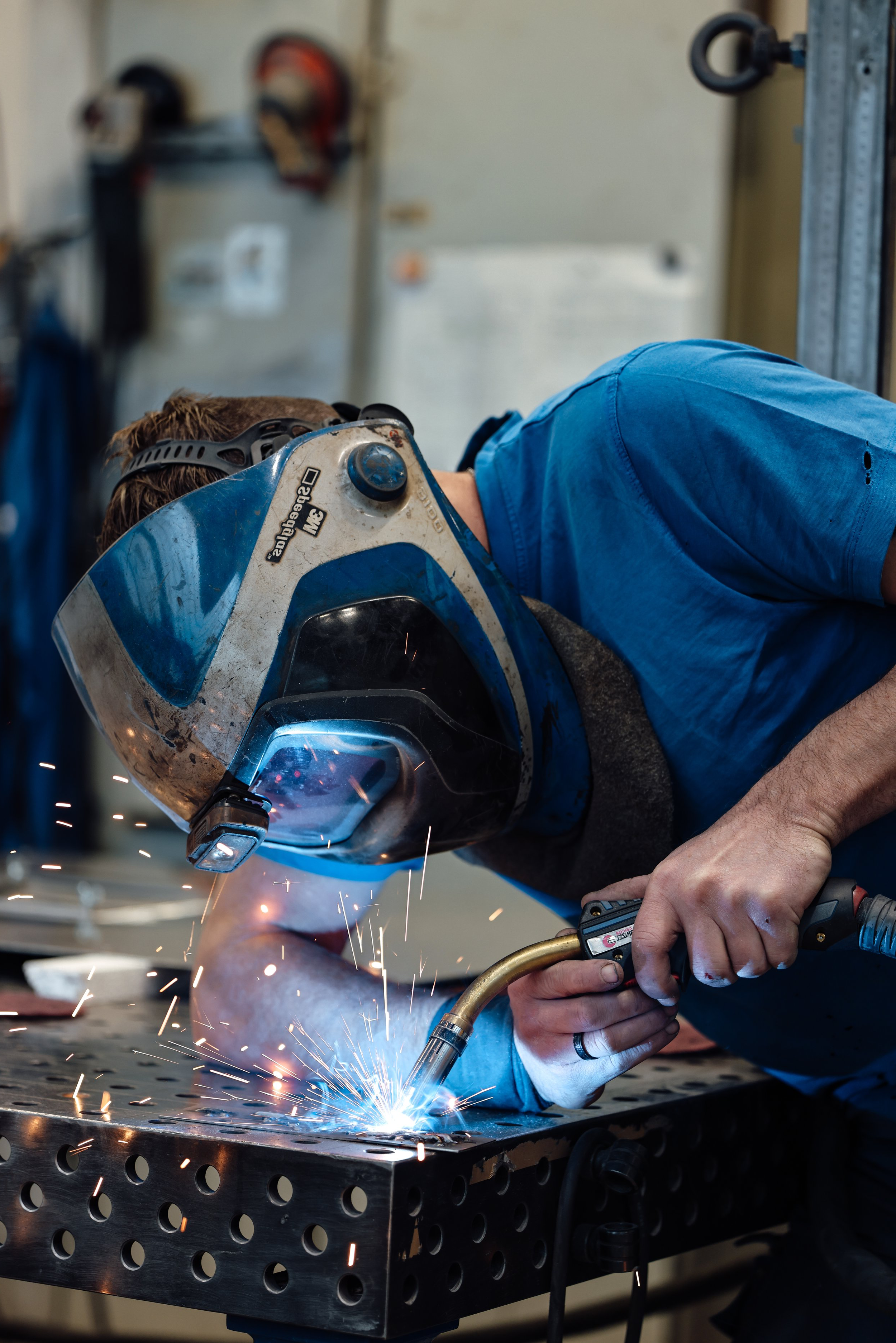 Schweissen mit höchster Präzision Die Aubag System AG fertigt Schweißkonstruktionen nach Plan mit den Verfahren TIG/WIG und MIG/MAG. Saubere Sichtnähte und zuverlässiges Dichtschweißen in Aluminium, Edelstahl und Stahl.