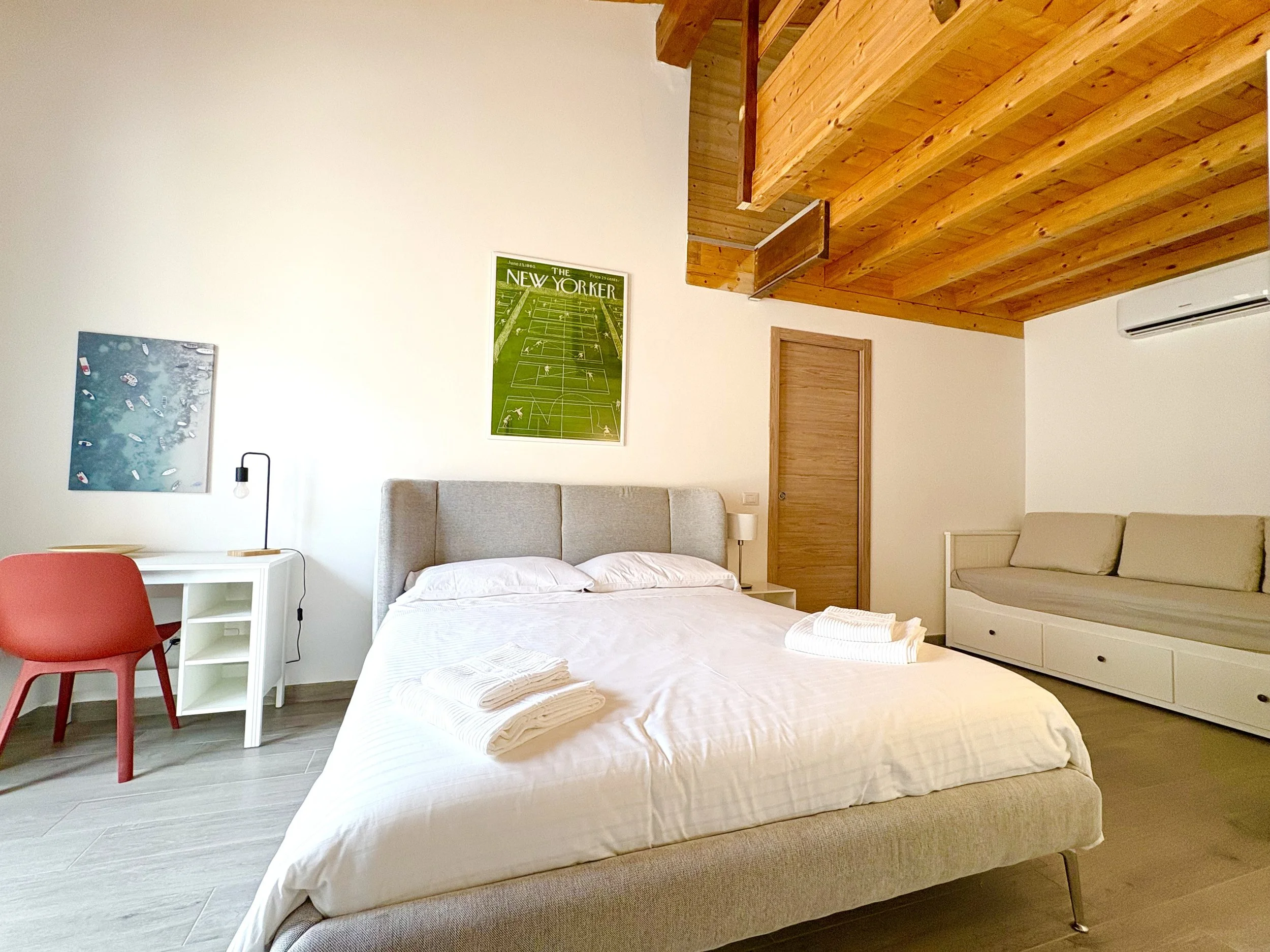 Family Rooms (3–4 guests)