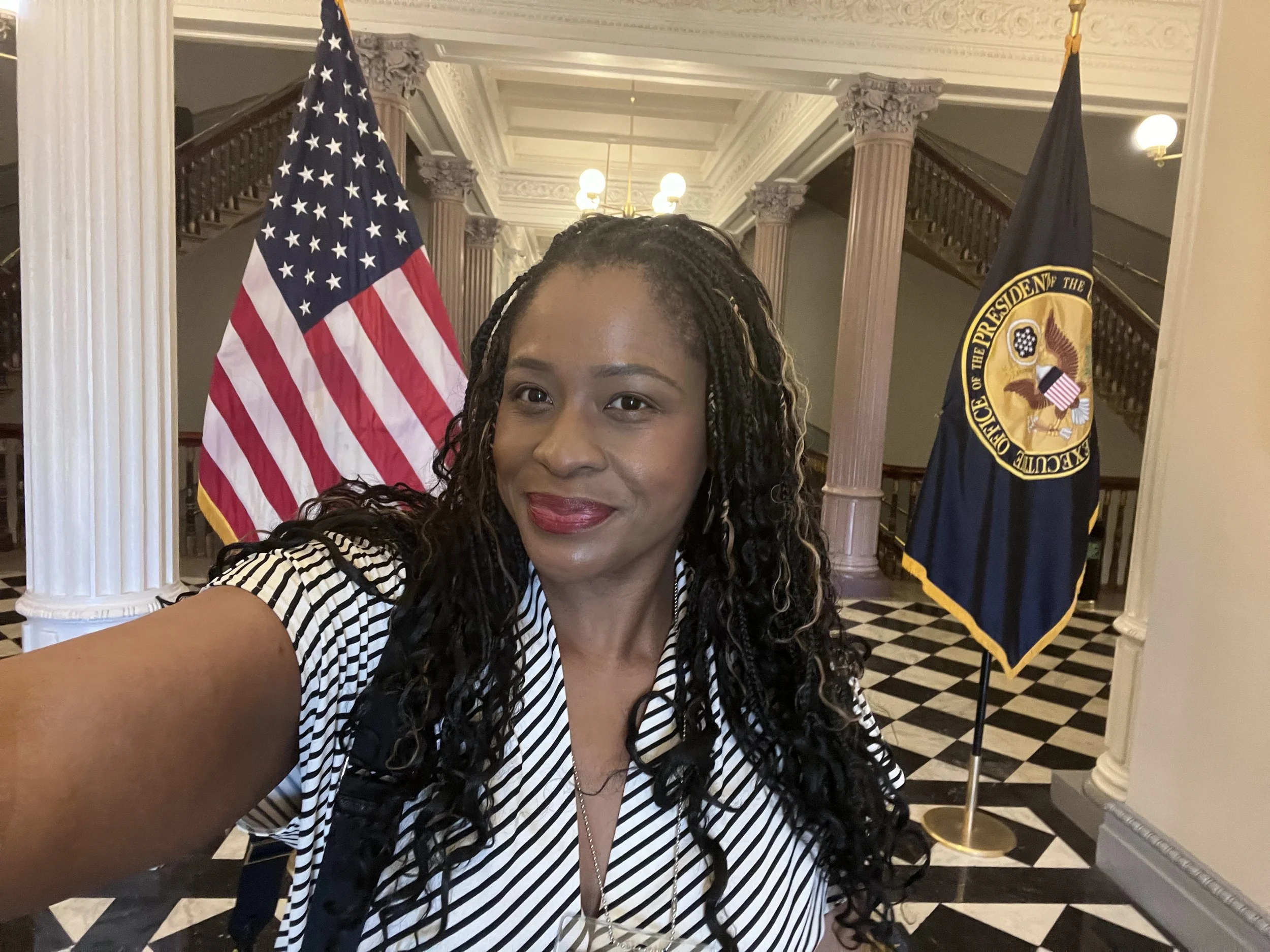 Amanda at Executive Office of POTUS.JPG