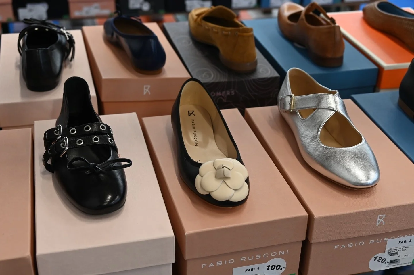 Alles steht bereit&hellip;

Unser Scarpa Lagerverkauf started morgen:

Mi 22.04 13-19 Uhr 
Do 23.04 09-20 Uhr
Fr 24.04 09-20 Unr
Sa 25.04 09-17 Uhr

Wir freuen uns auf dich 🤝🏼