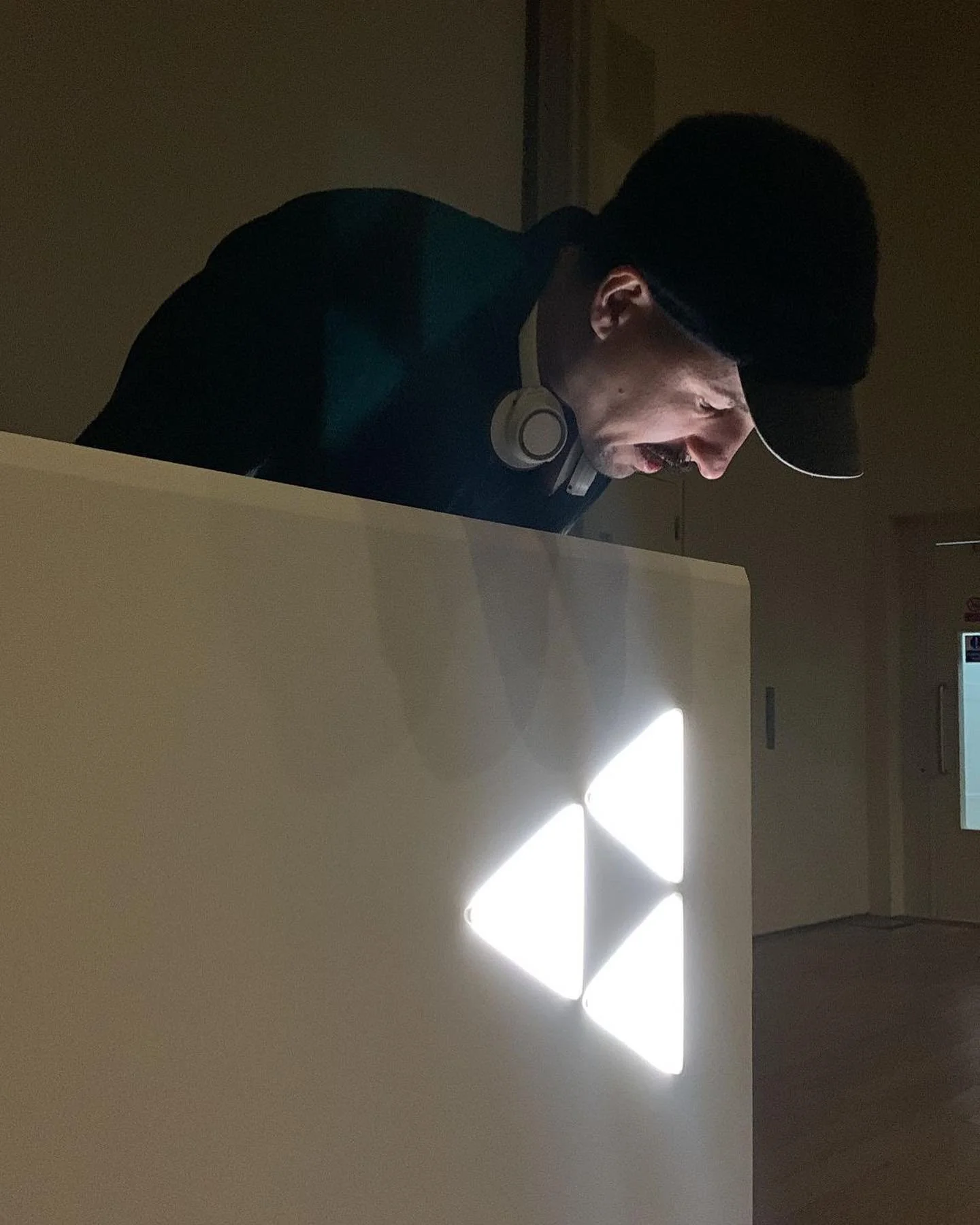 EV Summit 2022. Bespoke lectern/desk with emblem light. 

We needed to design the look around the existing lecture theatre and leave no trace afterwards. 

The desk was designed to fit over the existing one on stage. 

 Launched this morning, we are 