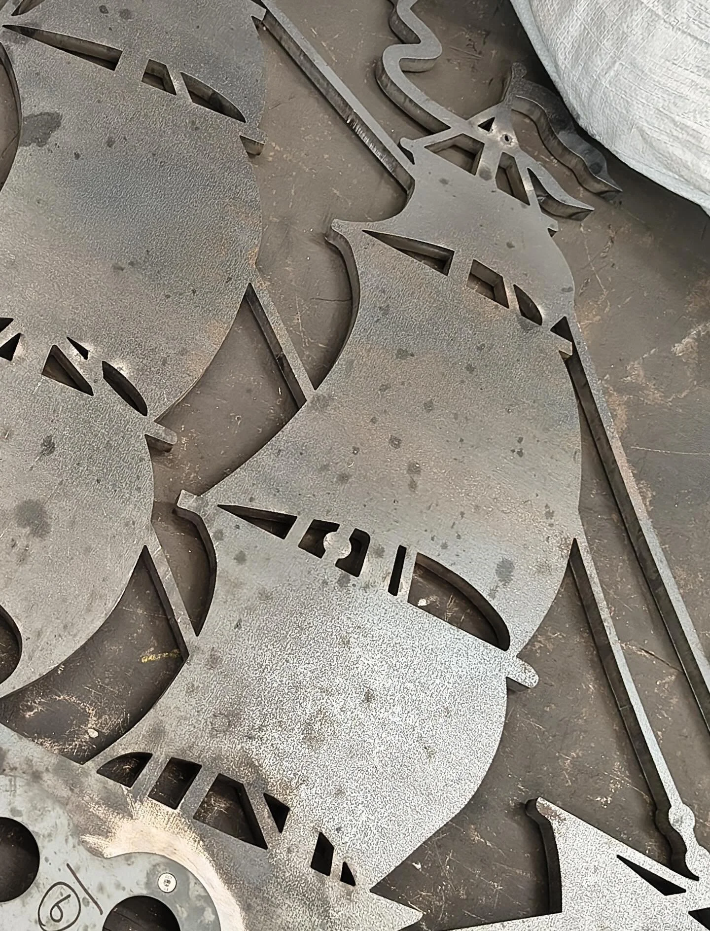 Less than two weeks to go before the launch of Shadow Ships in Coronation Green in Shoreham. 

The ships are taking shape beautifully. Here&rsquo;s a peek at the fabrication of one of one of them. 

Join us for the launch at 1:30pm, 15th May, Coronat
