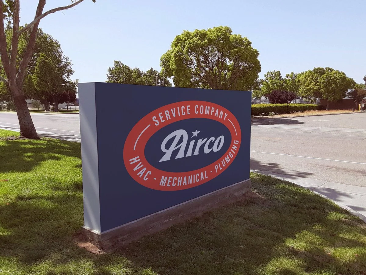 4_Mockup_Monument-Sign_Airco_1.jpg