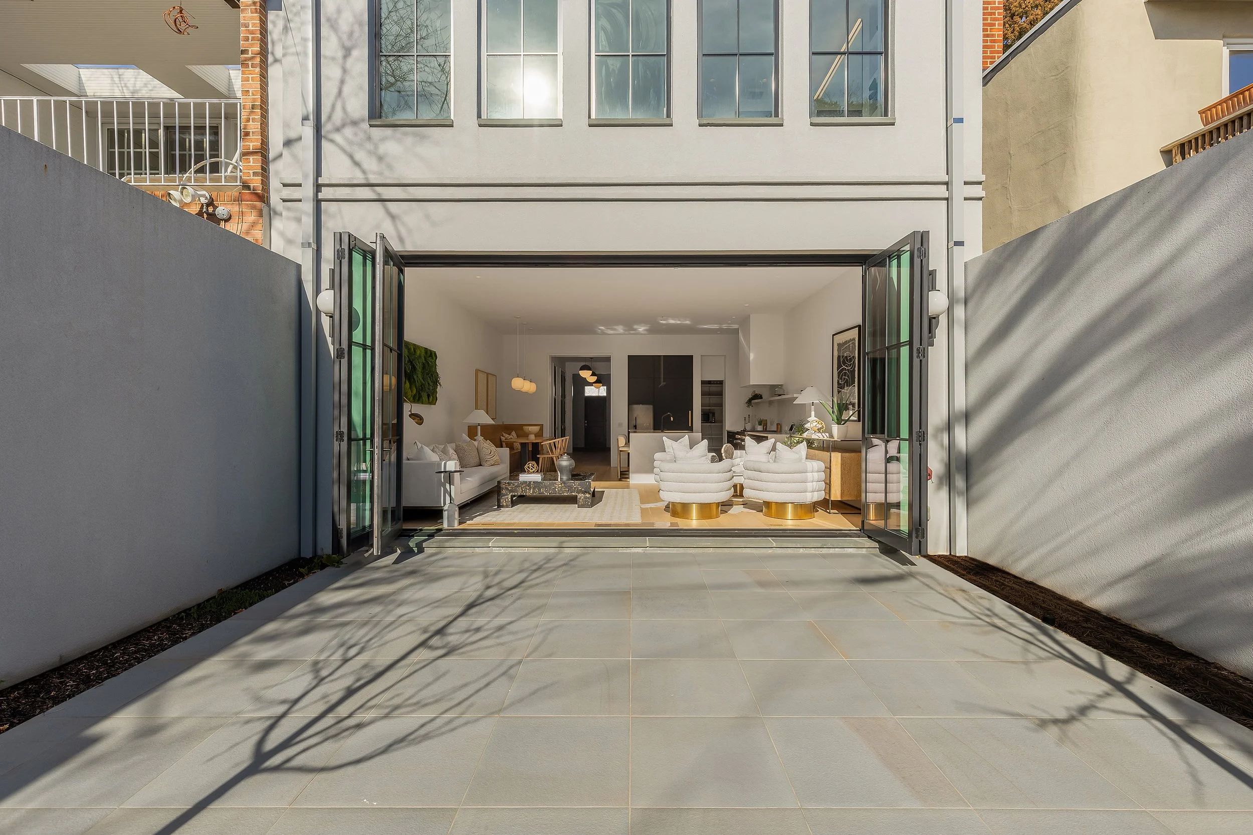 639 E St SE-0019 edit.jpg